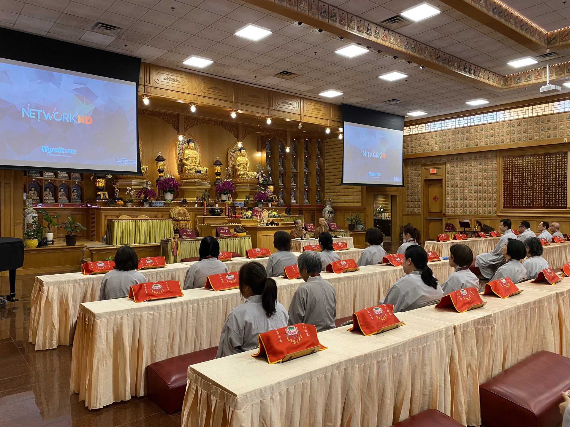 Eight Precepts Retreat at Xiang Yun Temple: BLIA Youth Support the Event