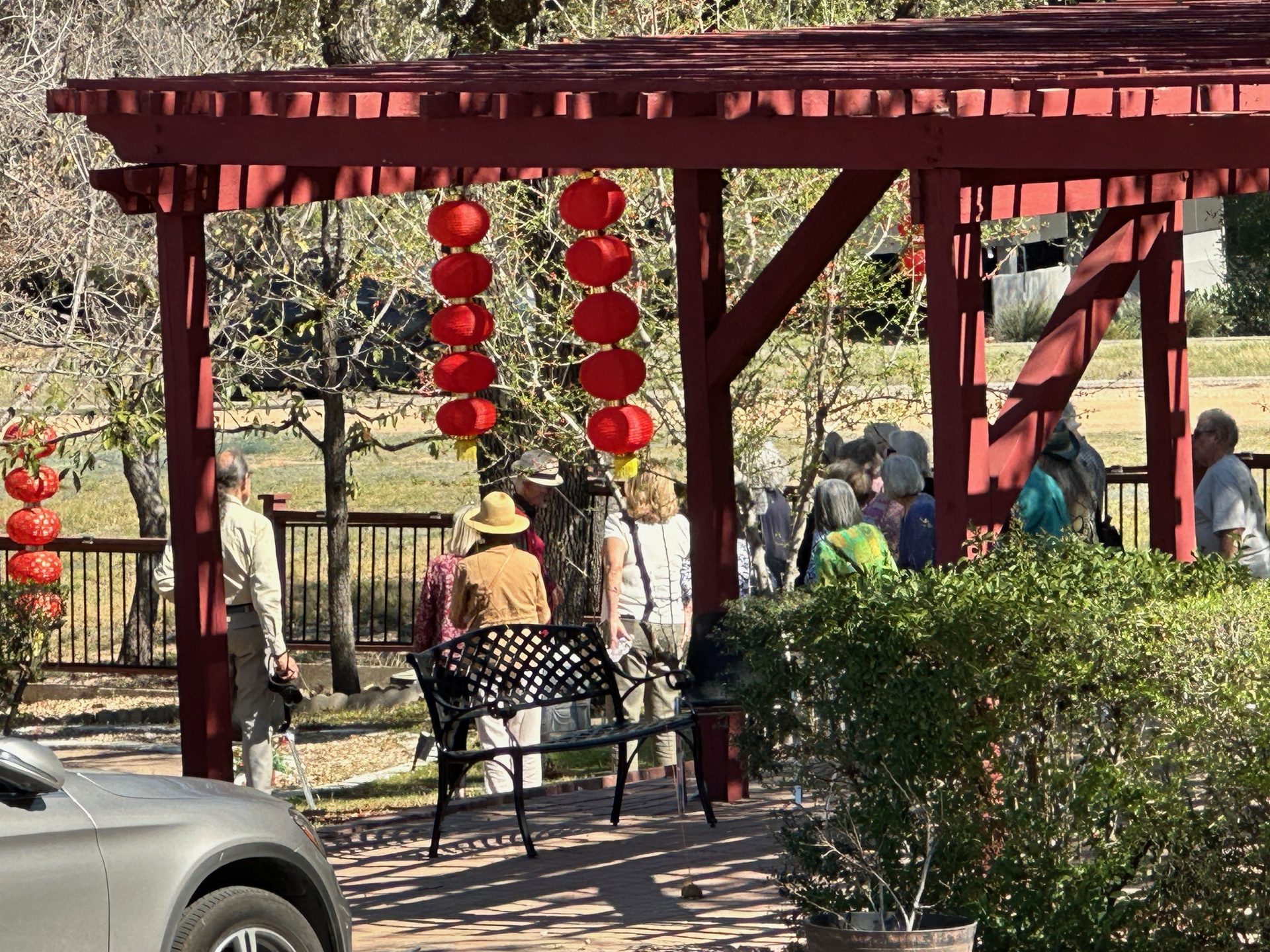 UT OLLI Visits Xiangyun Temple Again — A Day of Buddhist Cultural Experience Through Images, Meditation, and Guided Tours