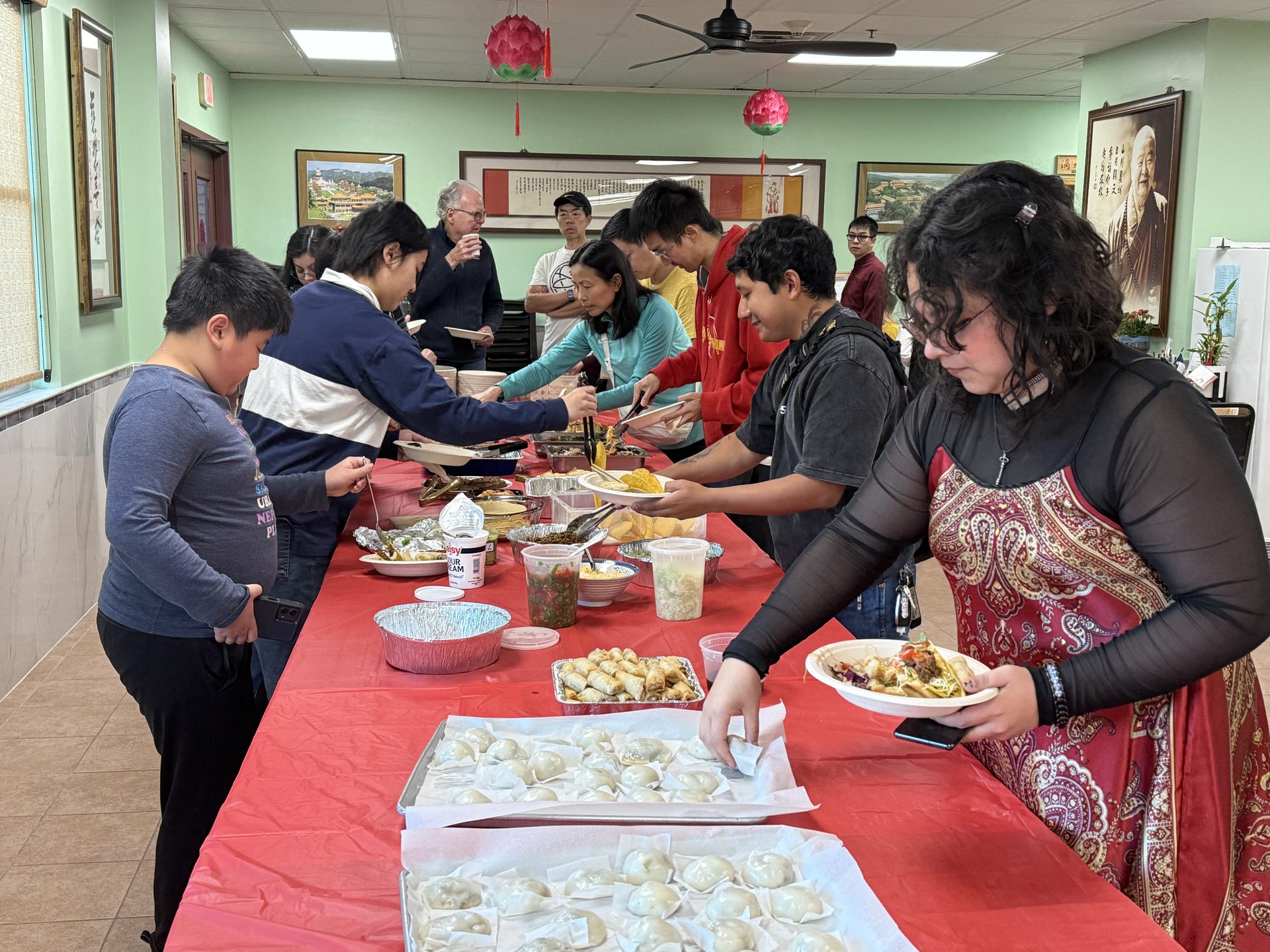 Xiang Yun Temple Lantern Festival Banquet: Celebrating with Lantern Riddles