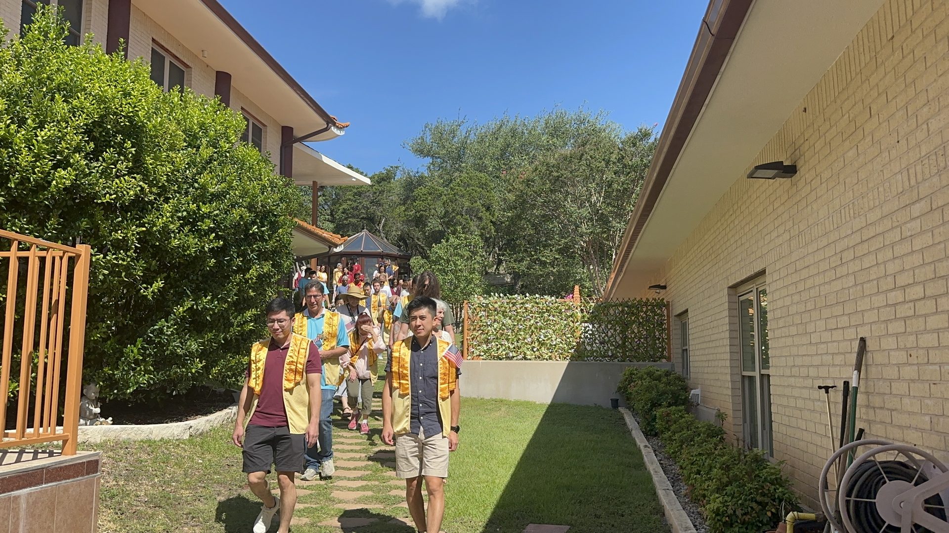 Fo Guang Shan Xiang Yun Temple Celebrates the 250th Anniversary of U.S. Independence Day with Mindfulness Walk