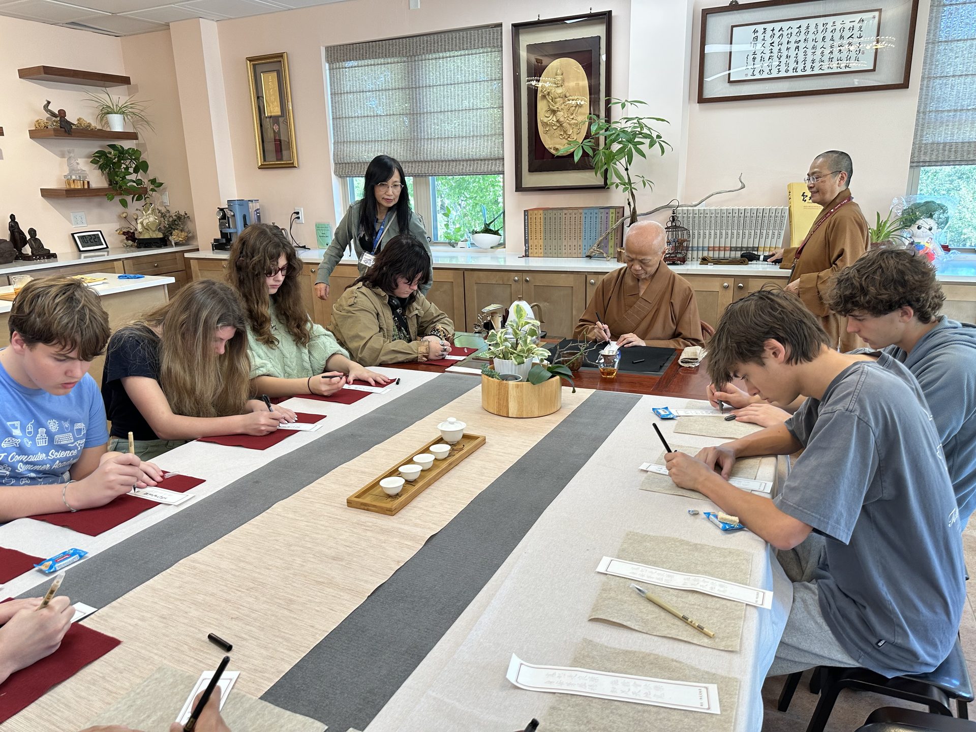Visit to Xiangyun Temple by St. Andrew’s Episcopal School (U.S.)