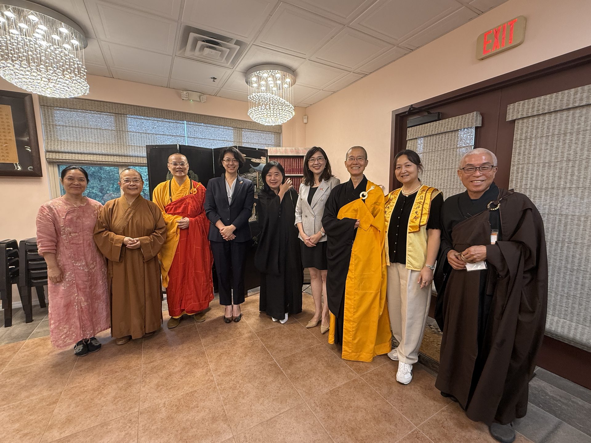 Director Hsiao Yi-Fang of the Taipei Economic and Cultural Office Visits Xiang Yun Temple in Austin