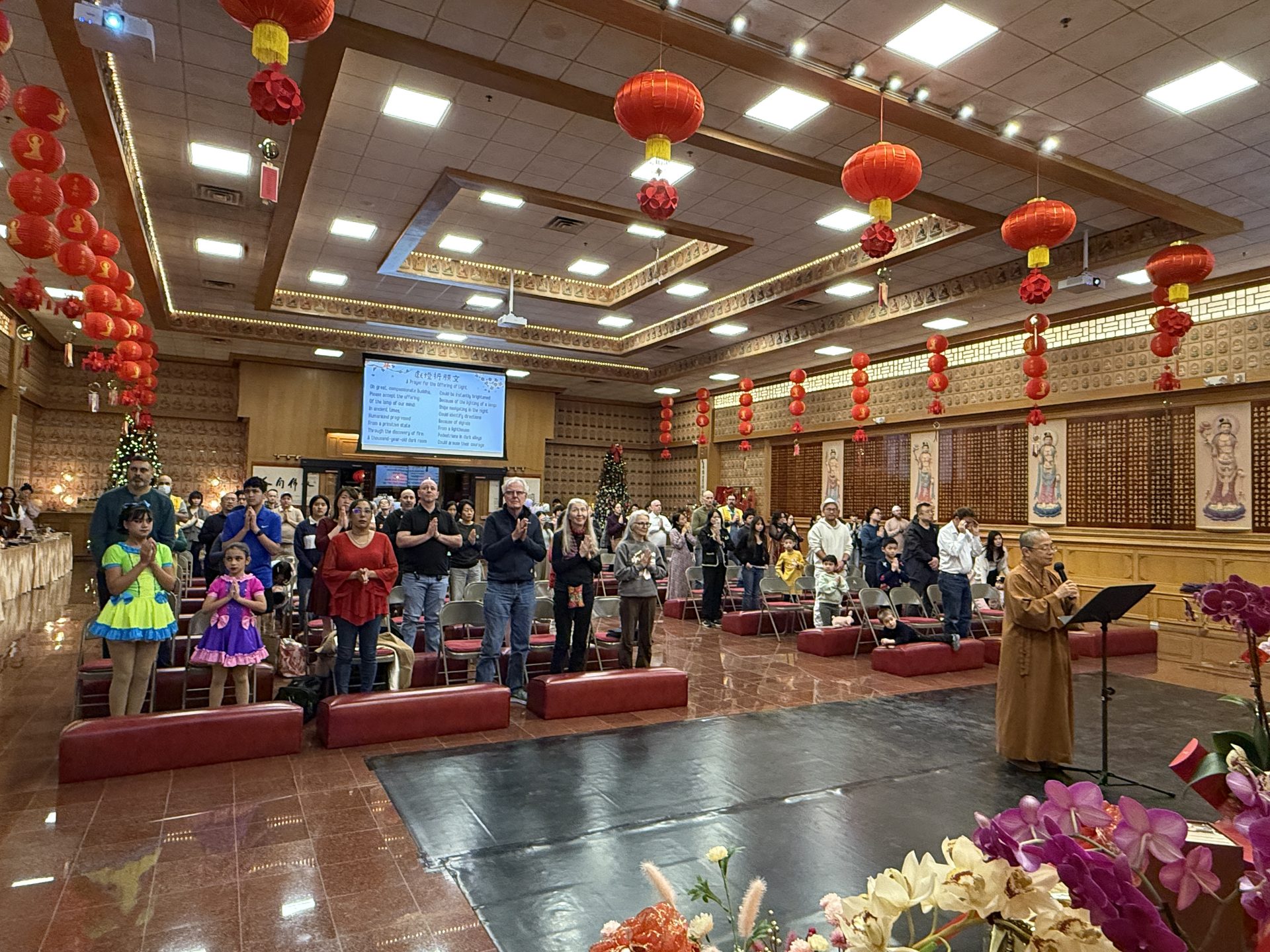 Xiang Yun Temple Lantern Festival Banquet: Celebrating with Lantern Riddles