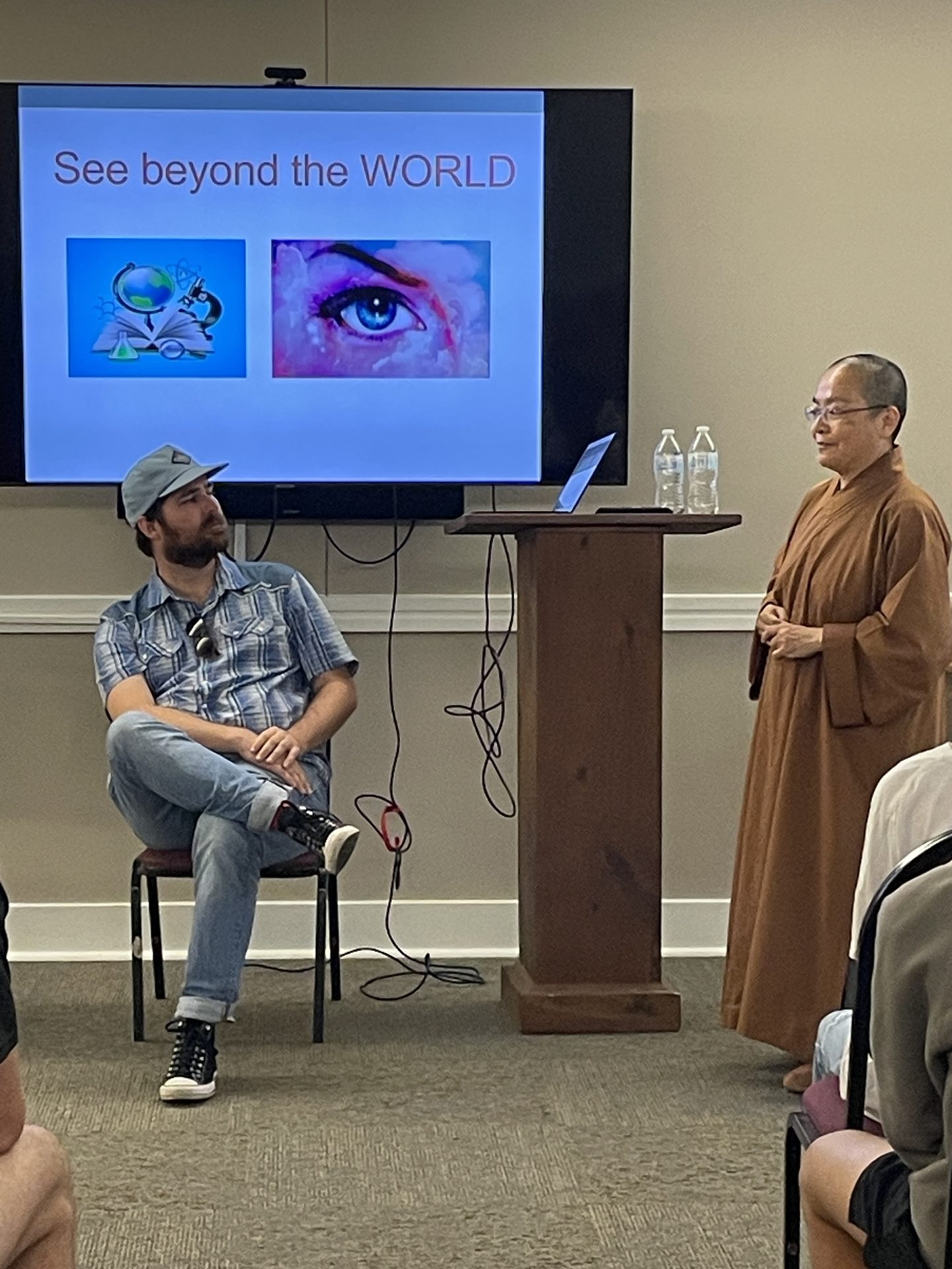 Austin Xiang Yun Temple Invited to Give a Talk at Church in English