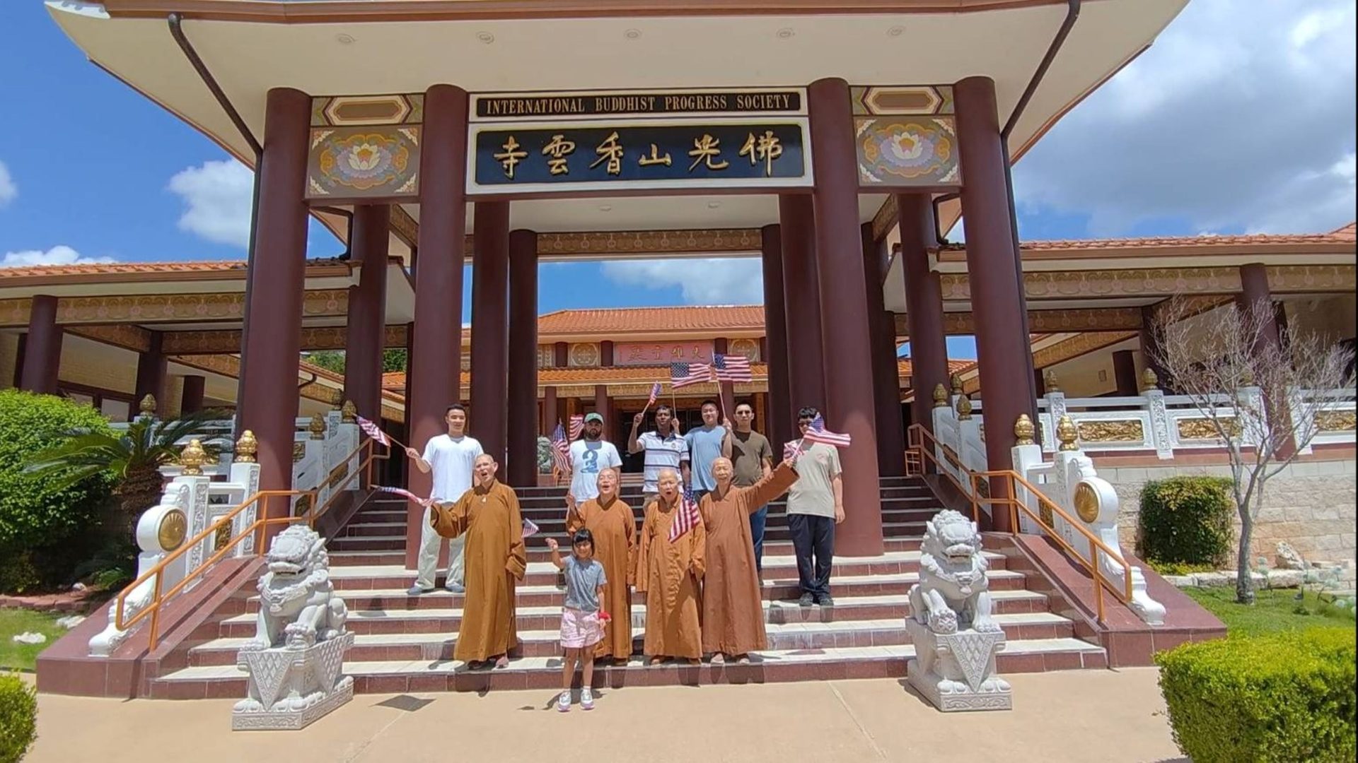 Expanding Global Horizons and Broadening Perspectives: Fo Guang University Students Intern at Xiang Yun Temple in Texas, Deeply Experiencing Buddhism and Multiculturalism