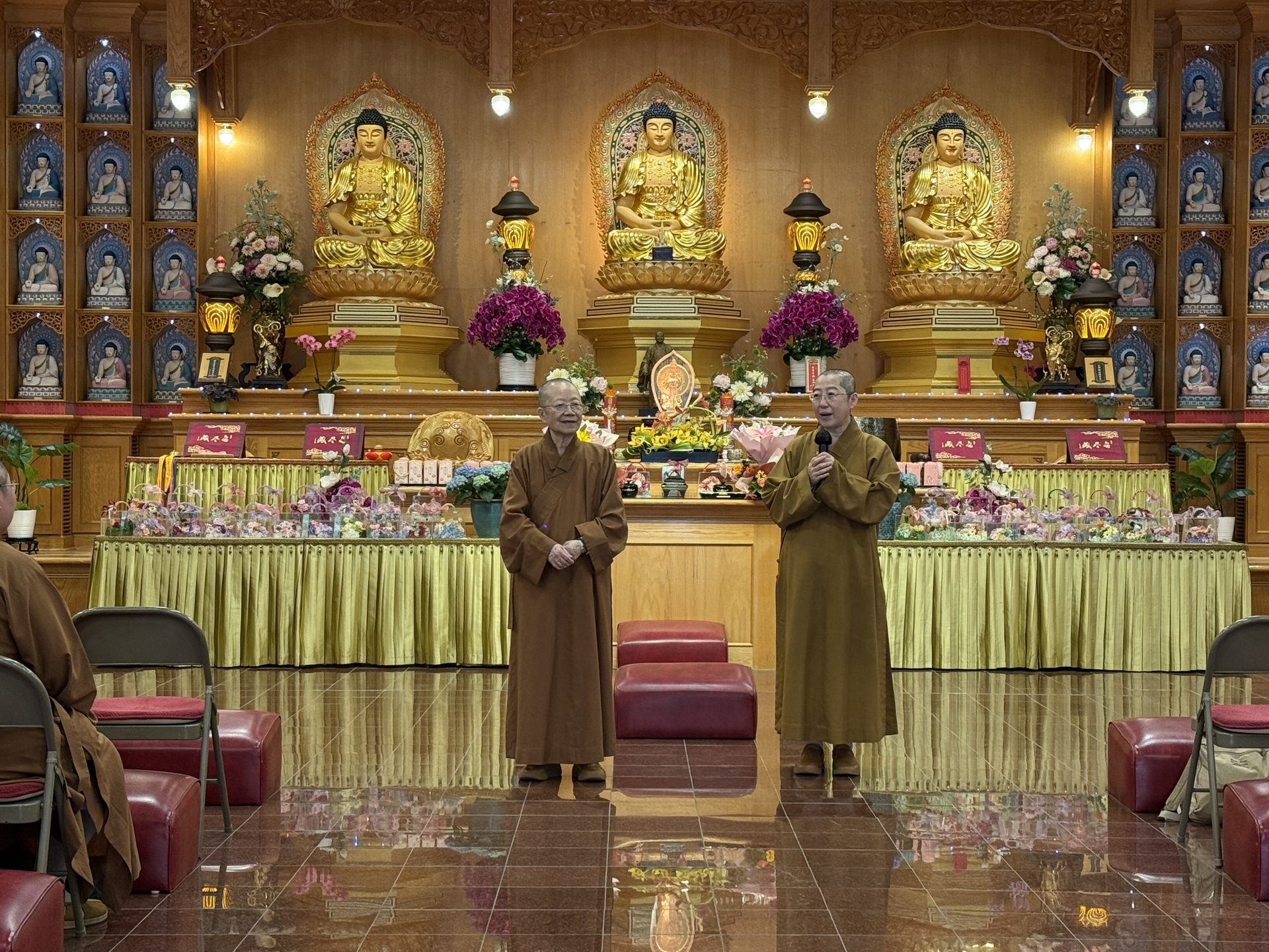 North America Fellowship Guests Visit Xiang Yun Temple