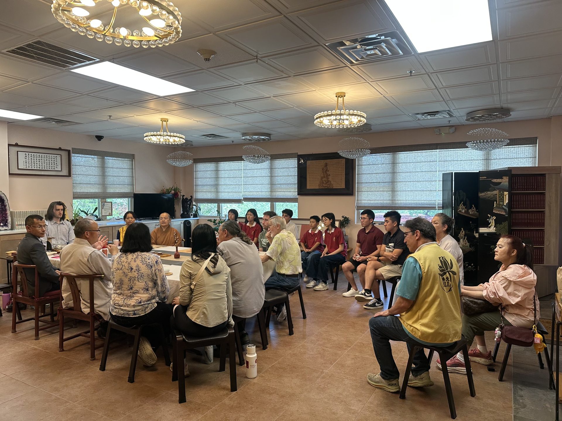 Fo Guang Shan Xiang Yun Temple Celebrates the 250th Anniversary of U.S. Independence Day with Mindfulness Walk