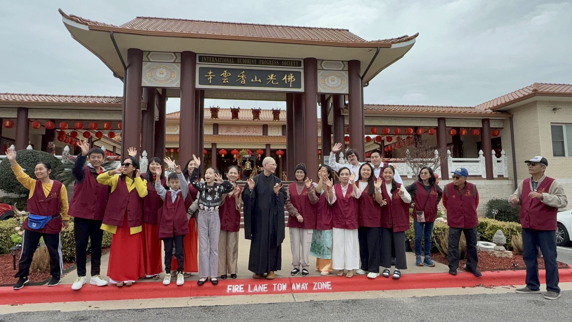 Vietnamese Delegation Visits Xiangyun Temple in Austin