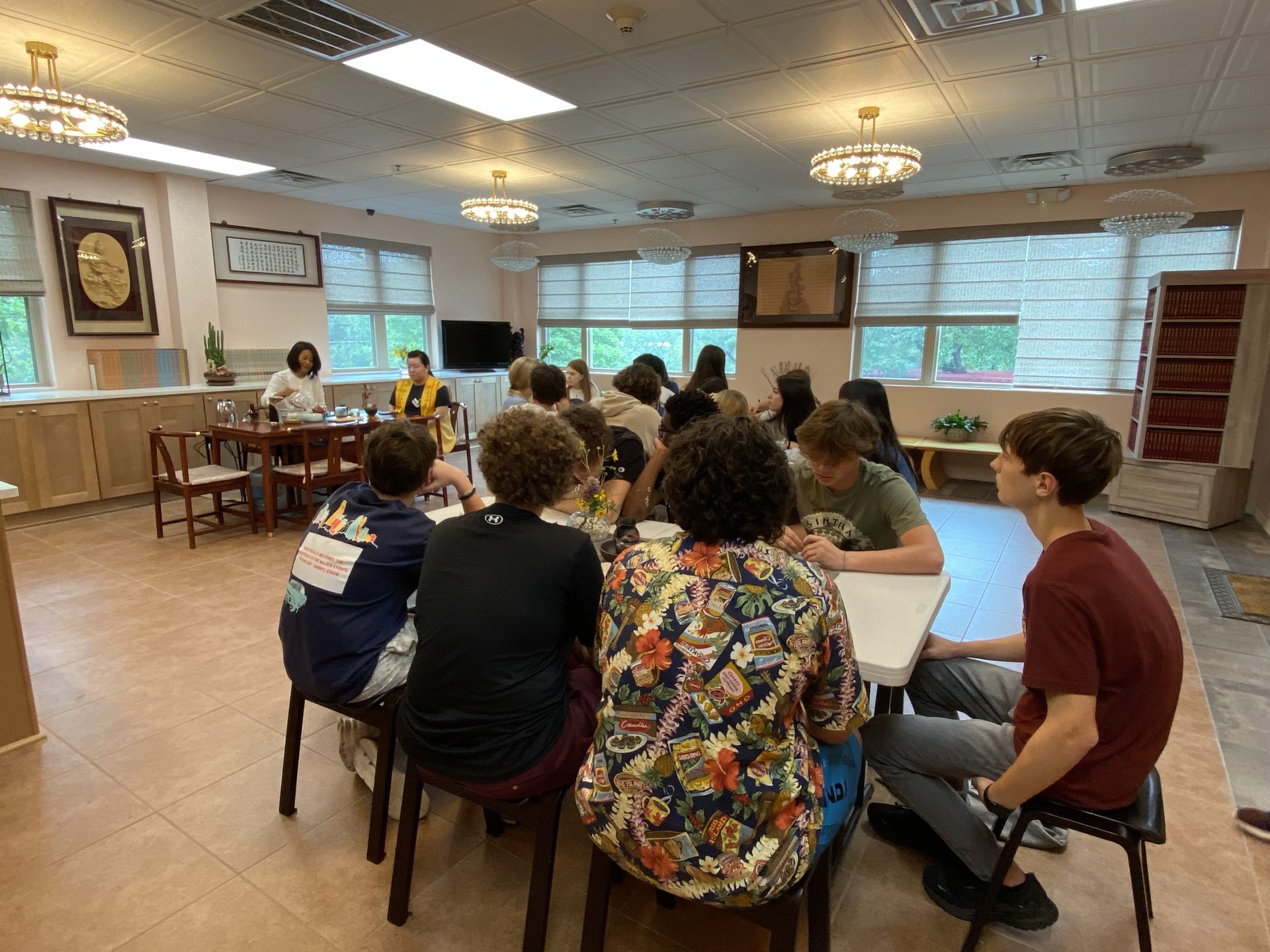 Austin St. Michael's Catholic Academy teachers and students visit Xiangyun
Temple
