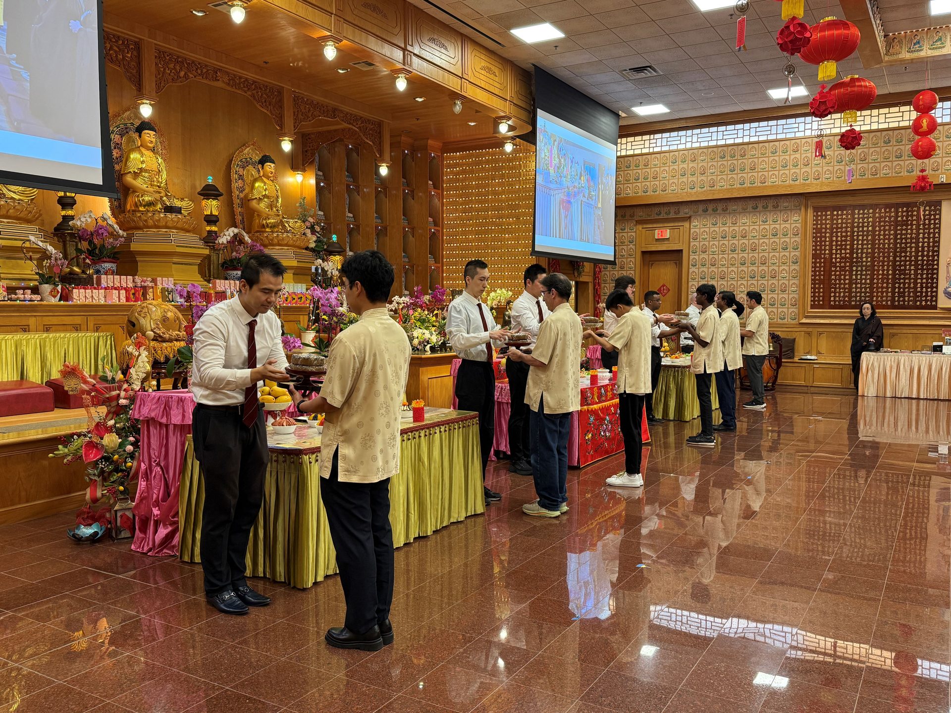 Offering to the Buddhas and Heavenly Beings—Three Texas Fo Guang Shan Temples joined in Ceremony