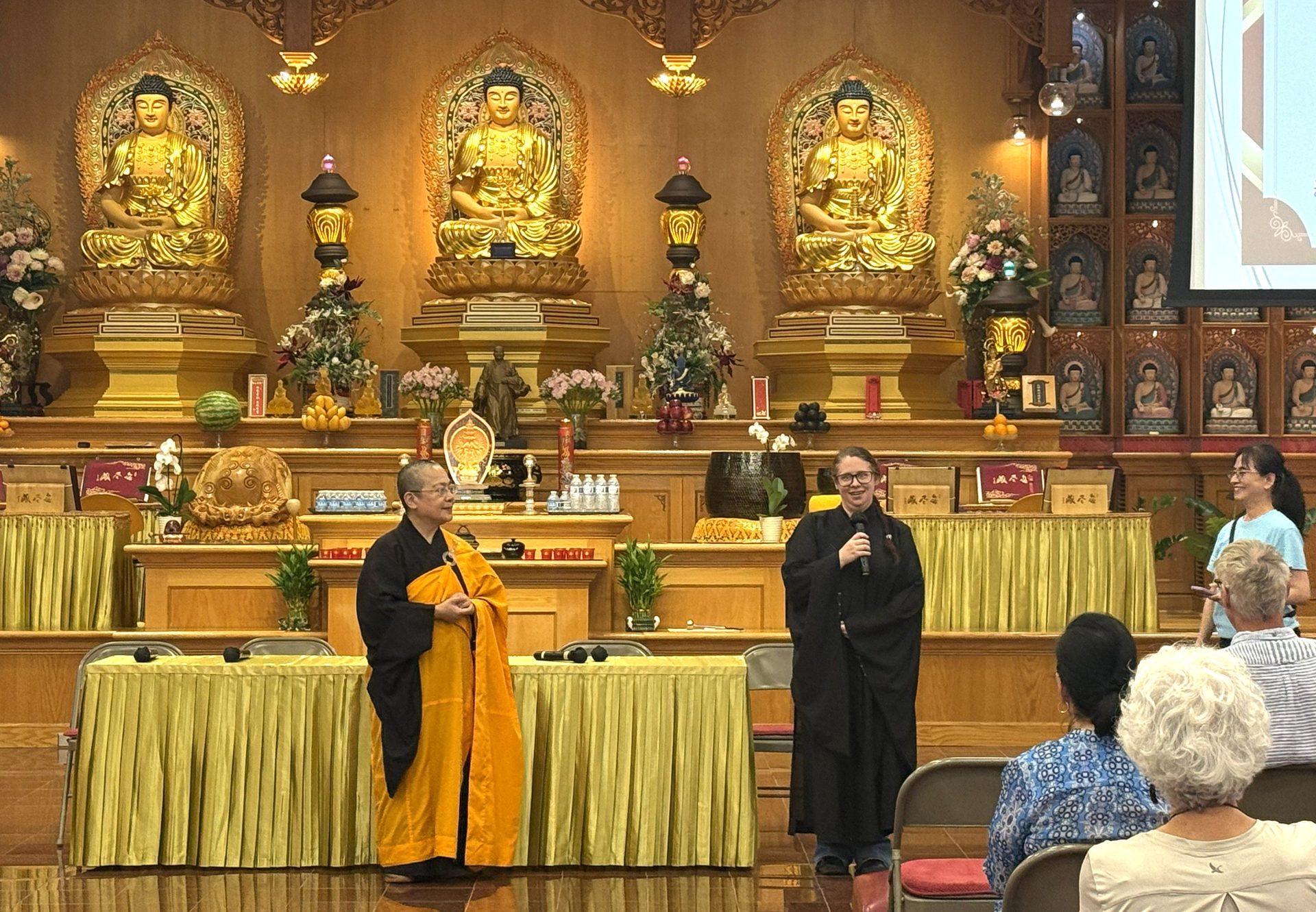 Xiang Yun Temple Austin: 8th Academy Graduation Ceremony