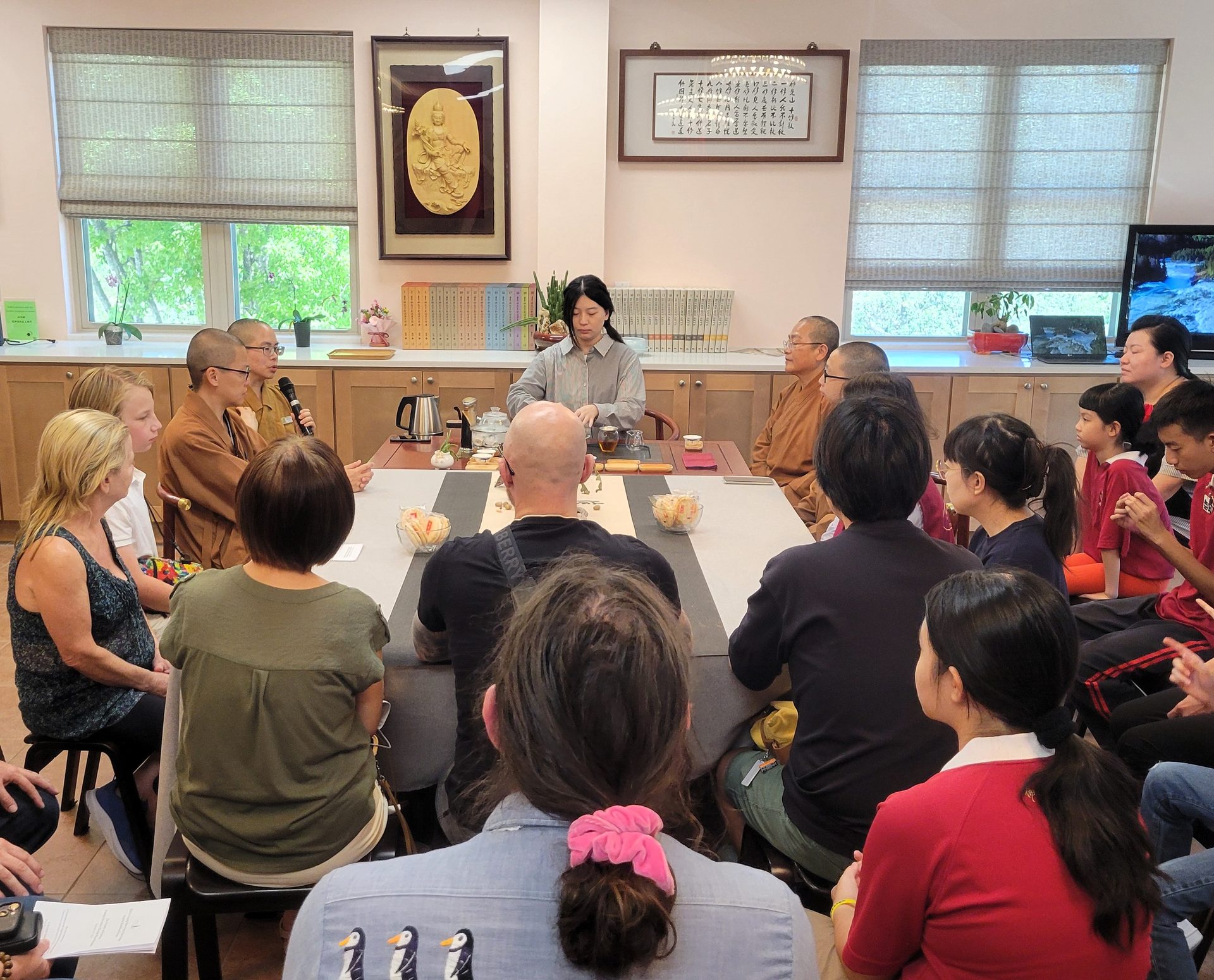 Venerable Miaoguang and Others Visit Xiangyun Temple in Austin for Inspiring Lectures