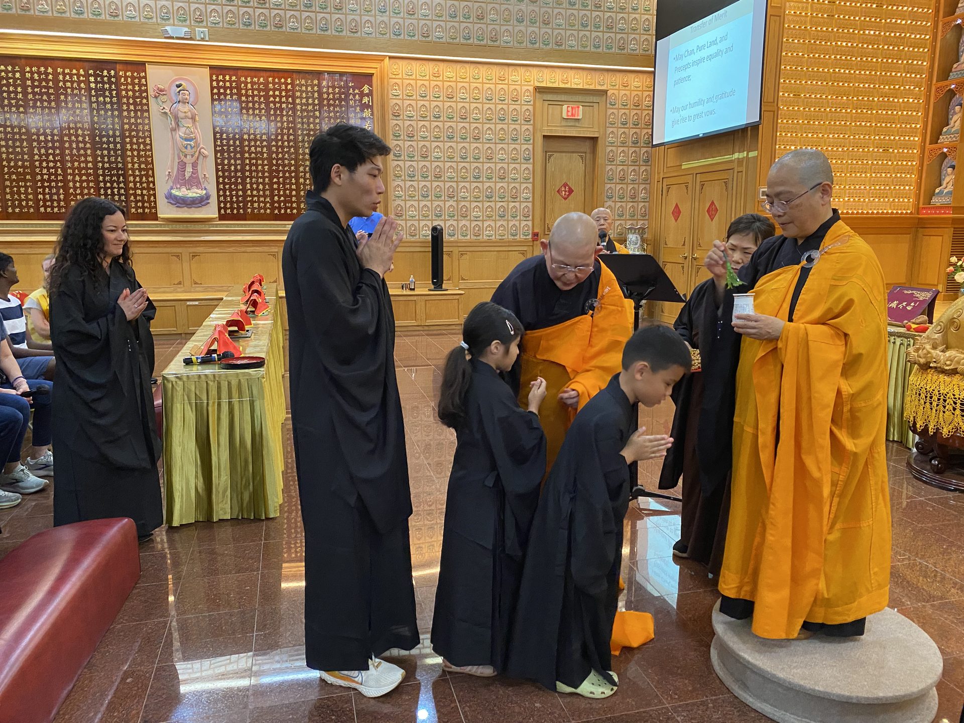 Xiang Yun Temple's Taking Refuge Ceremony - Welcomes New Local Buddhist Participants