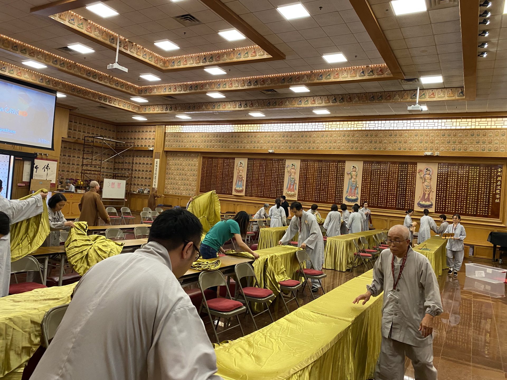 Eight Precepts Retreat at Xiang Yun Temple: BLIA Youth Support the Event