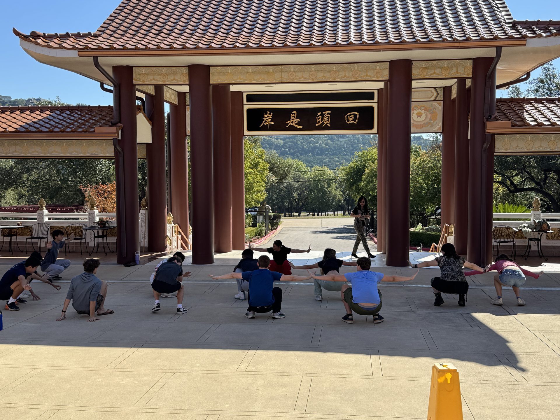 Visit to Xiangyun Temple by St. Andrew’s Episcopal School (U.S.)