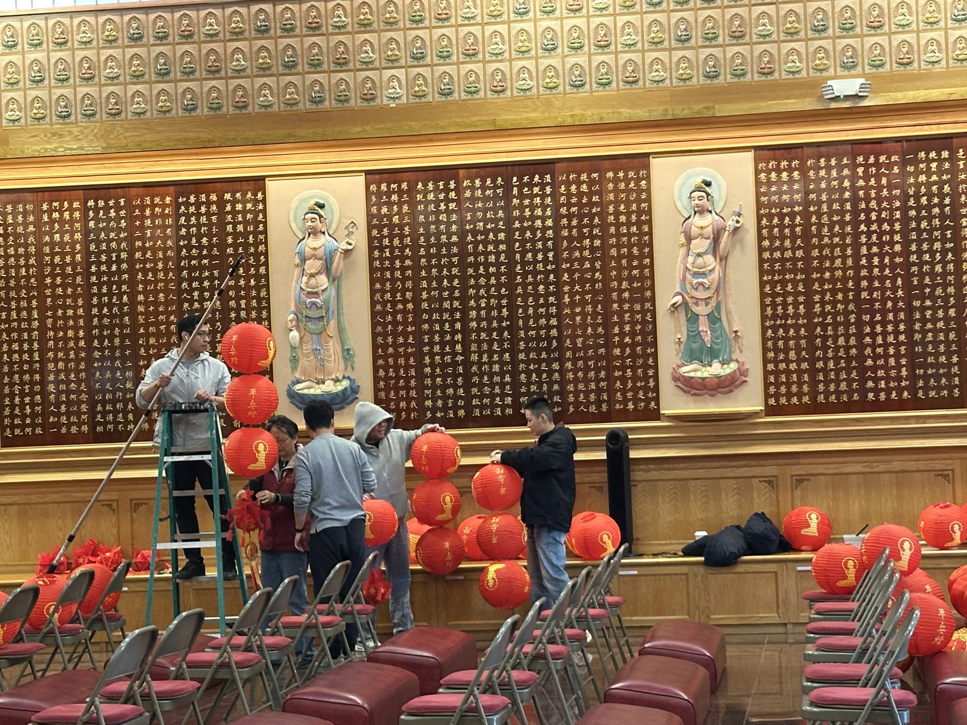 Xiangyun Temple Hangs Lanterns High — Cultivating Blessings Through Action, Cultivating Wisdom Through Harmony