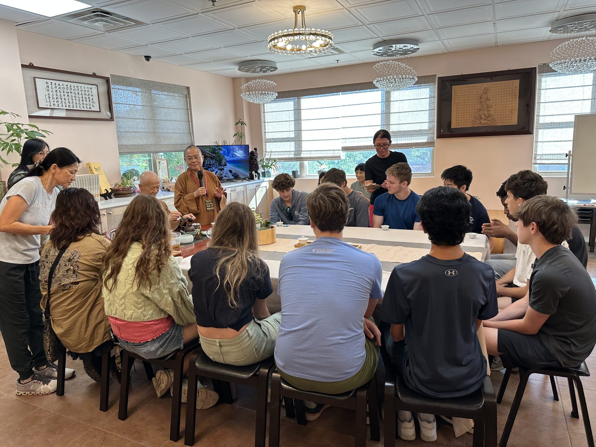 Visit to Xiangyun Temple by St. Andrew’s Episcopal School (U.S.)