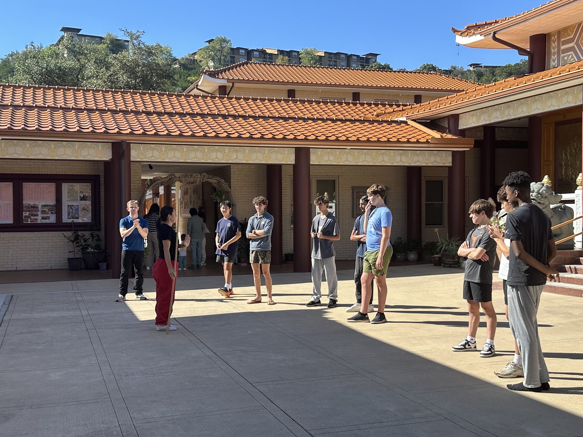 Visit to Xiangyun Temple by St. Andrew’s Episcopal School (U.S.)