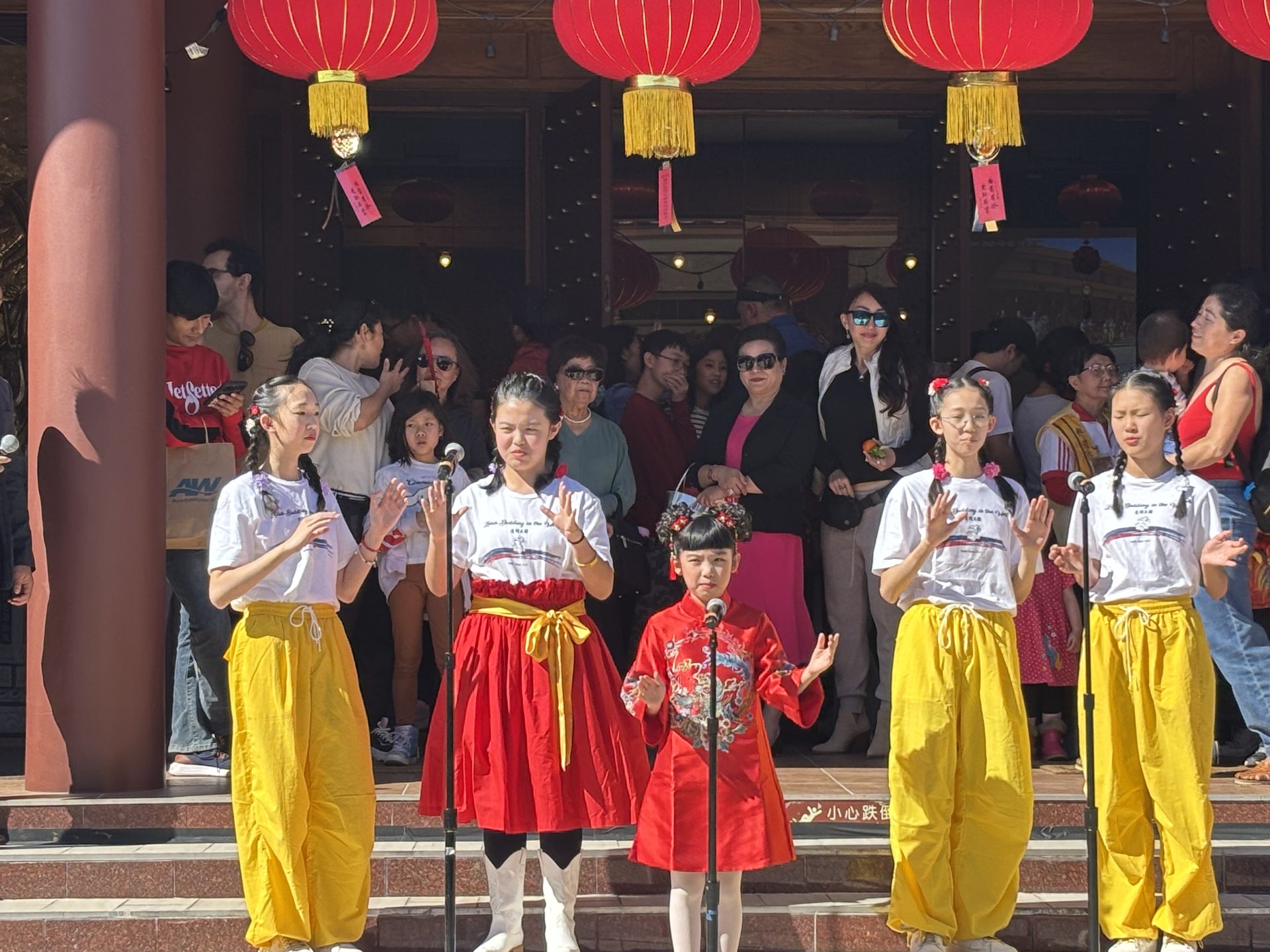 Xiang Yun Temple's Lunar New Year Celebration: Harmony Between Buddhism and Diverse Cultures