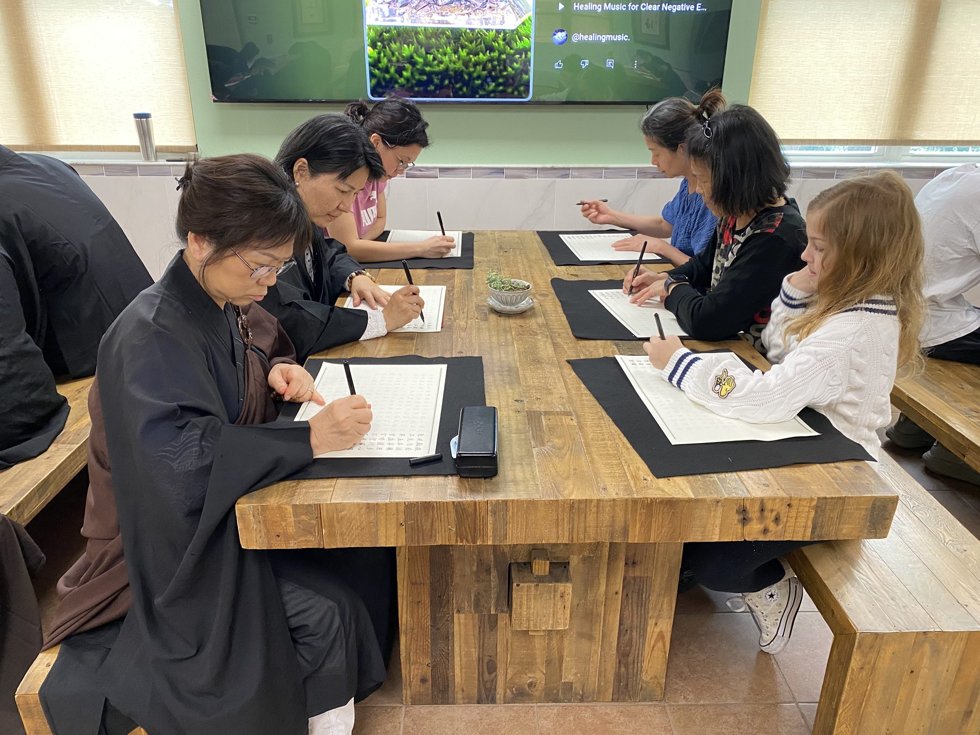 Scripture Transcription Practice at Xiang Yun Temple: Monastics and Devotees Gather to Reflect on Dependent Origination