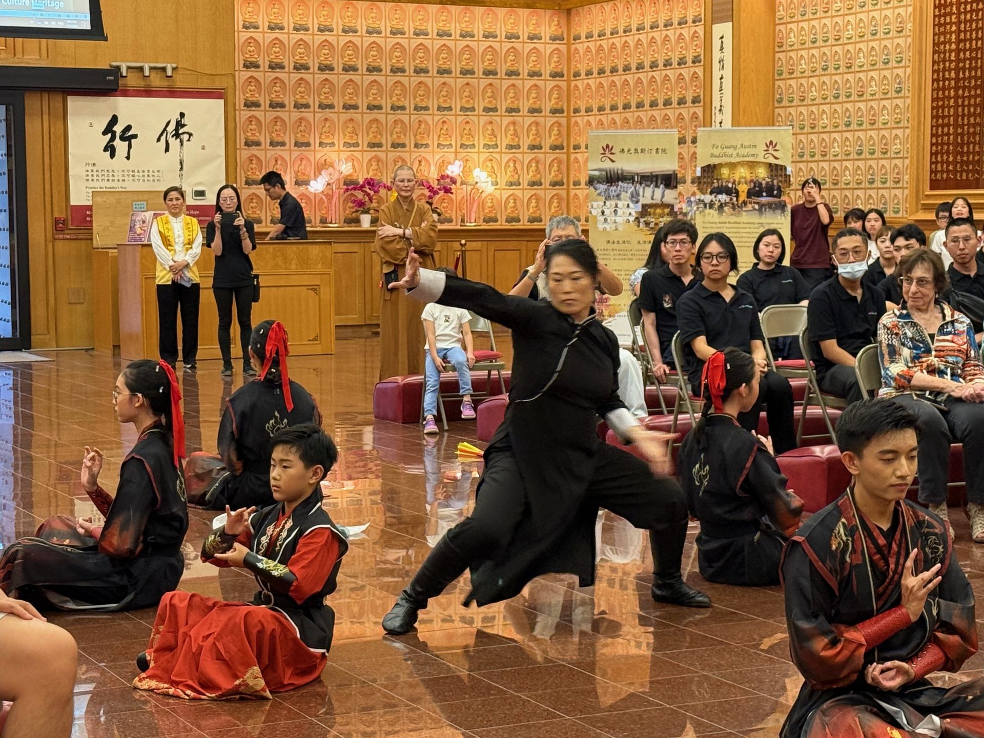 Welcome Banquet – Xiang Yun Temple Welcomes Taipei’s New Theater Troupe