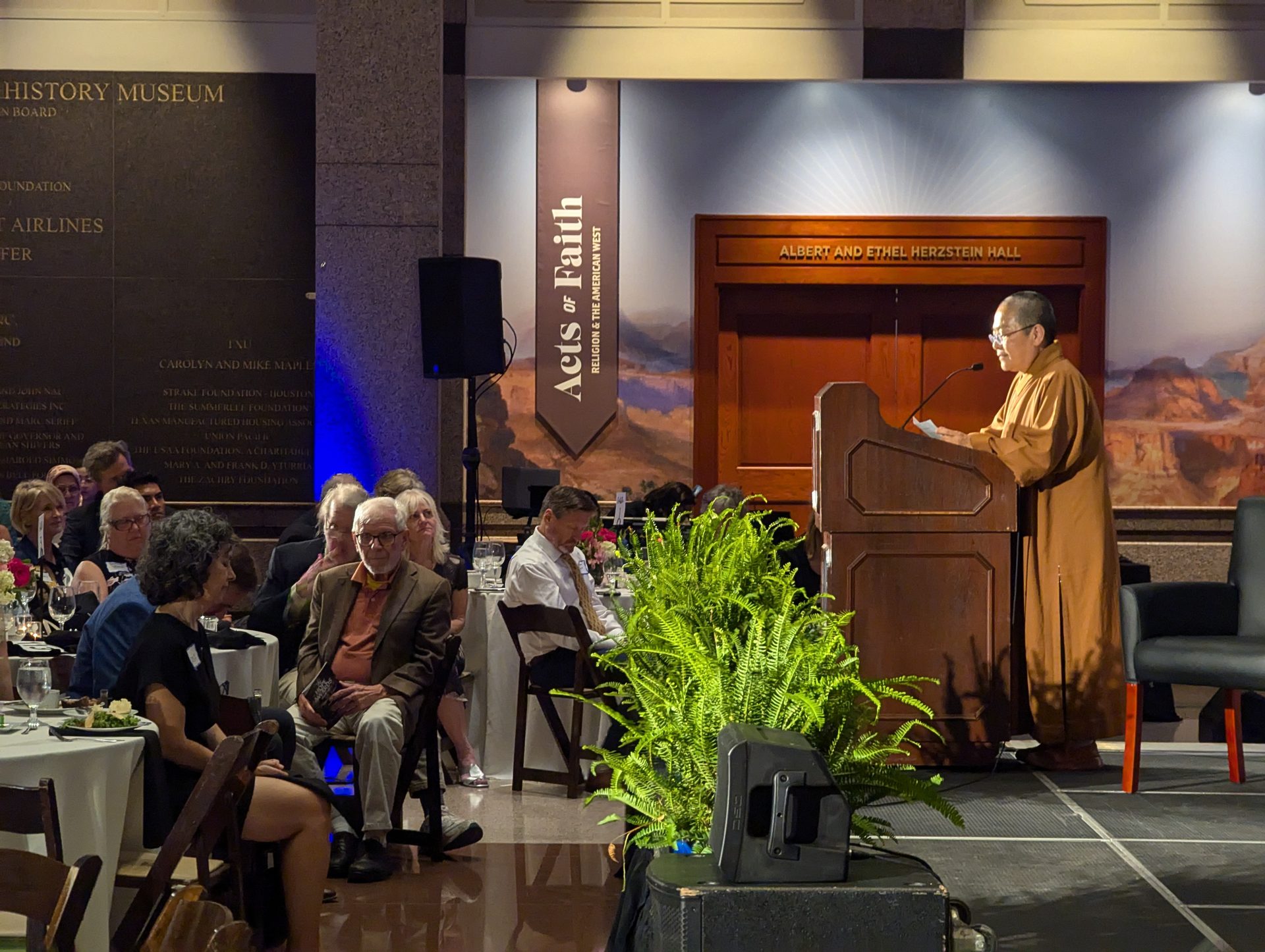 Fo Guang Members in Austin Attend iACT Hope Awards