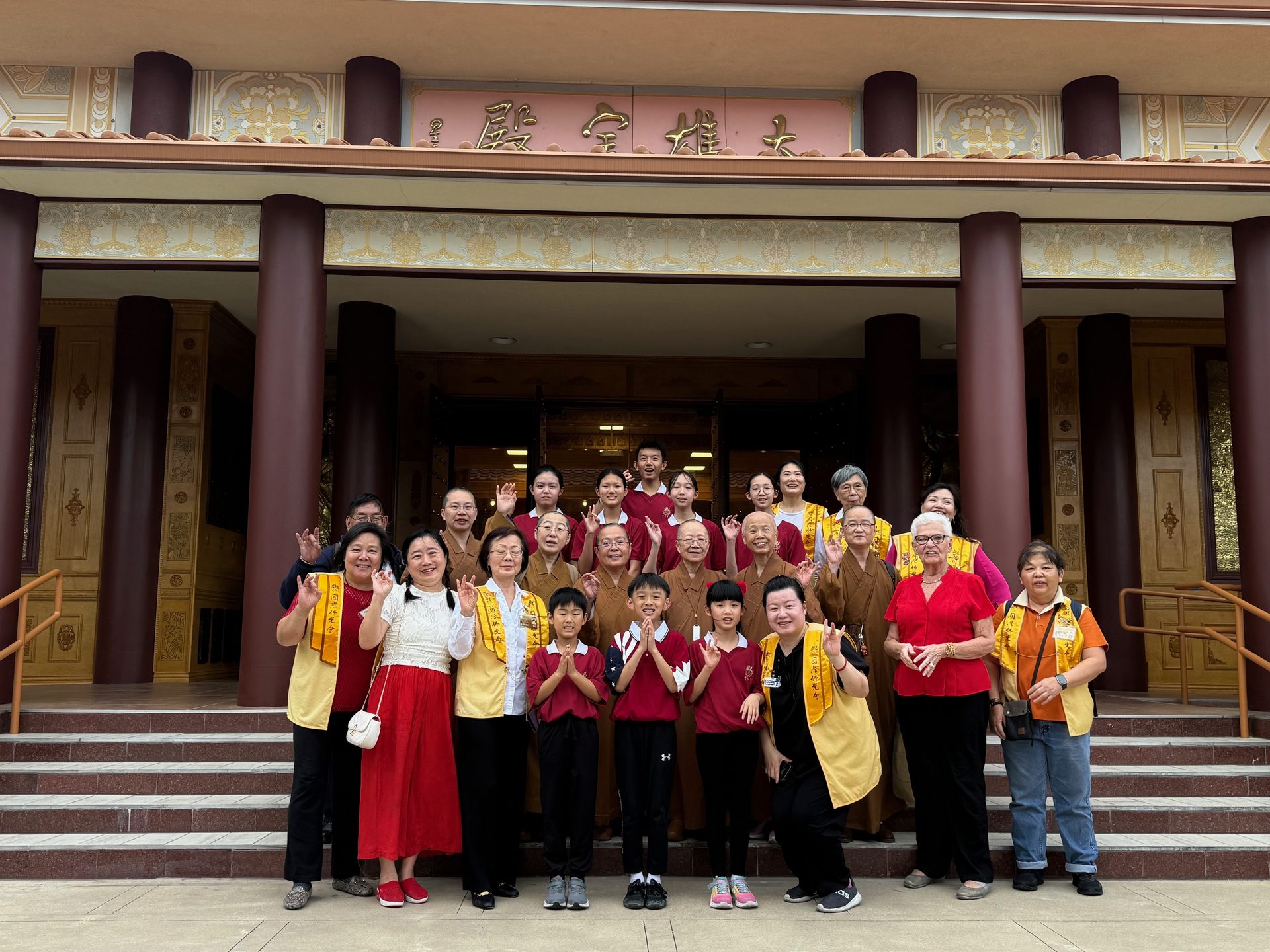 North America Fellowship Guests Visit Xiang Yun Temple