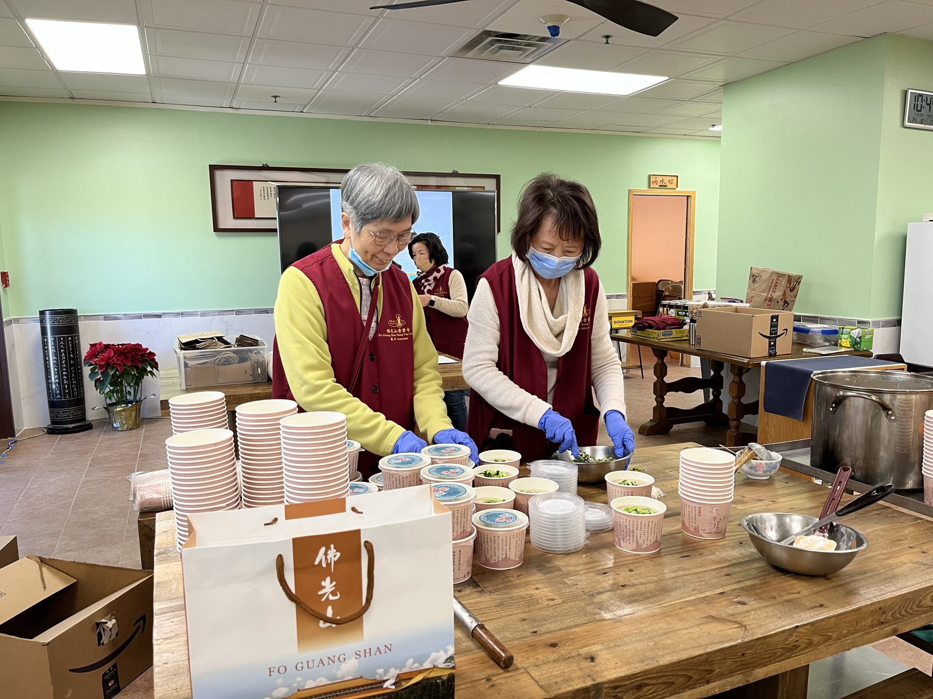 Laba Congee Offering, Presenting Harmony and Joy