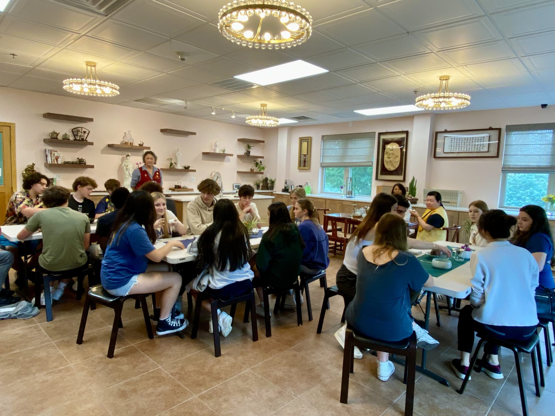 Austin St. Michael's Catholic Academy teachers and students visit Xiangyun
Temple