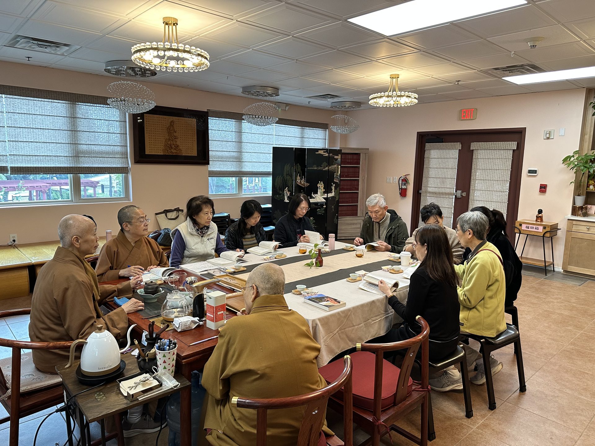 Exploring the Wisdom of Humanistic Buddhism Amid the Fragrance of Books and Tea