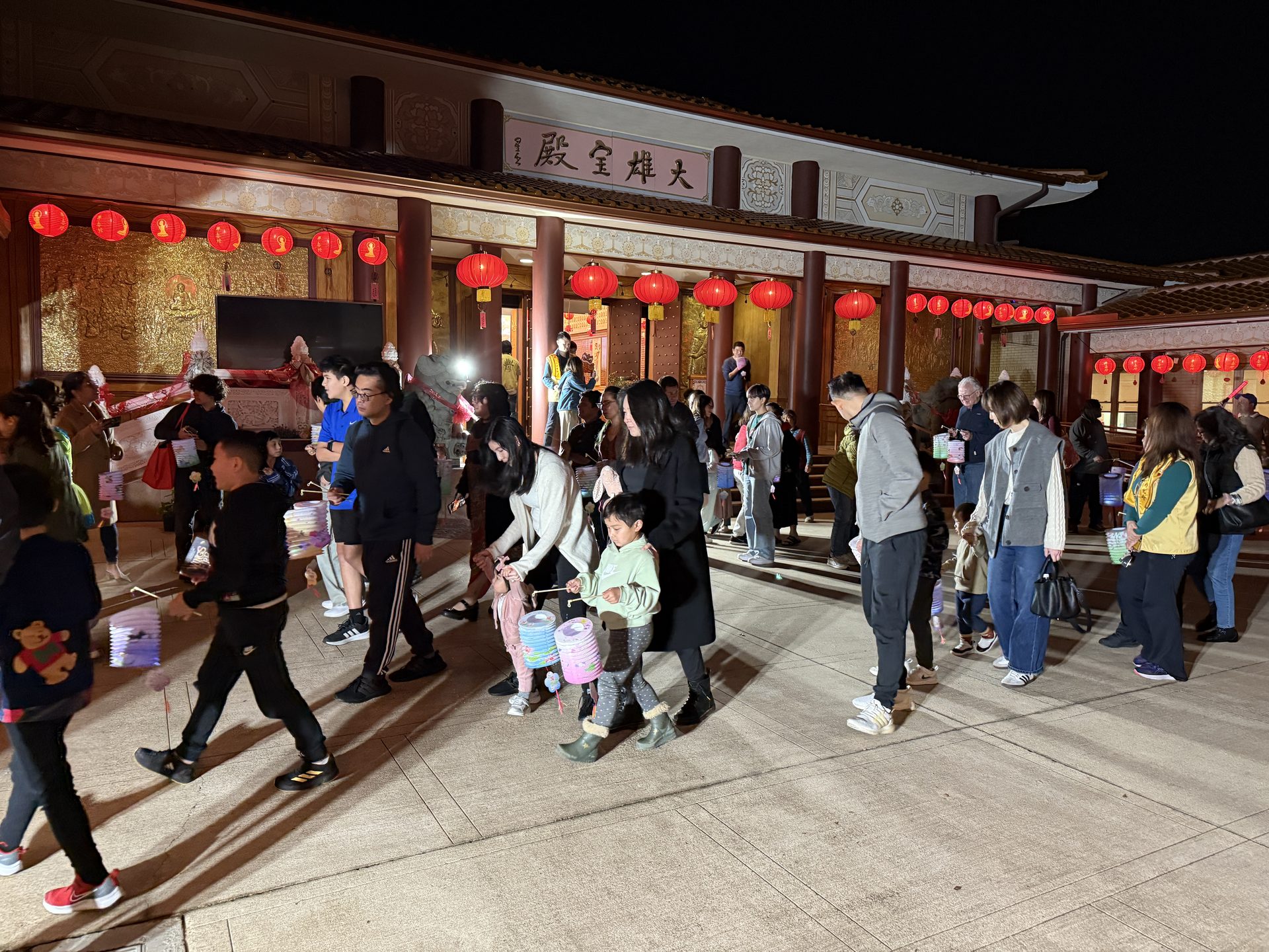 Xiang Yun Temple Lantern Festival Banquet: Celebrating with Lantern Riddles