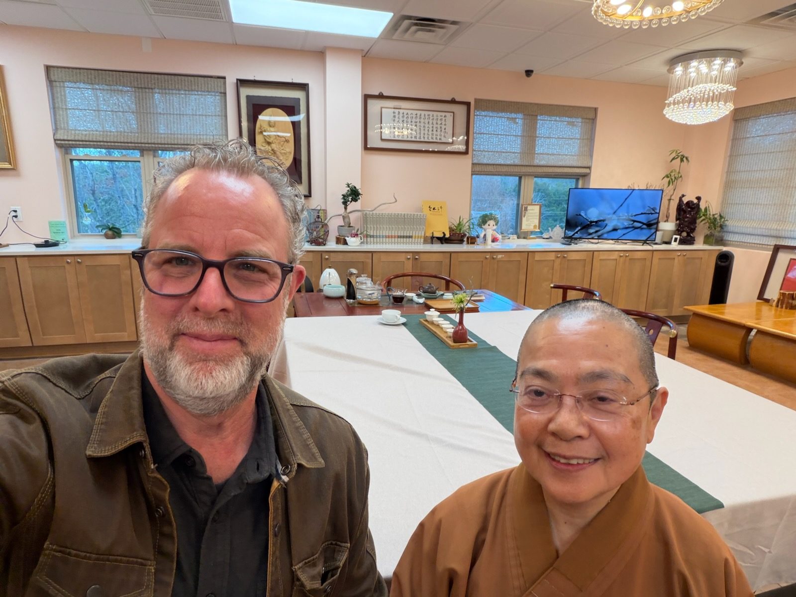 Neighborhood Interfaith Exchange - Pastor from River Bend Church Visits Xiangyun Temple