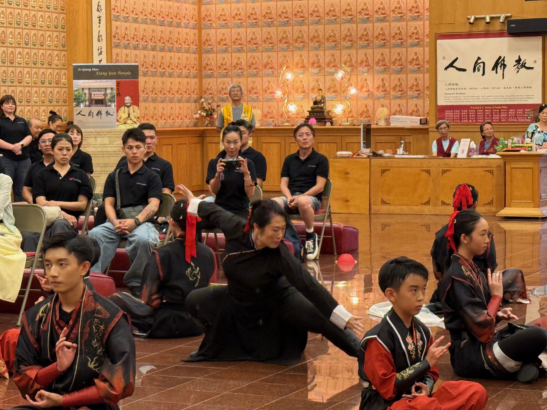 Welcome Banquet – Xiang Yun Temple Welcomes Taipei’s New Theater Troupe