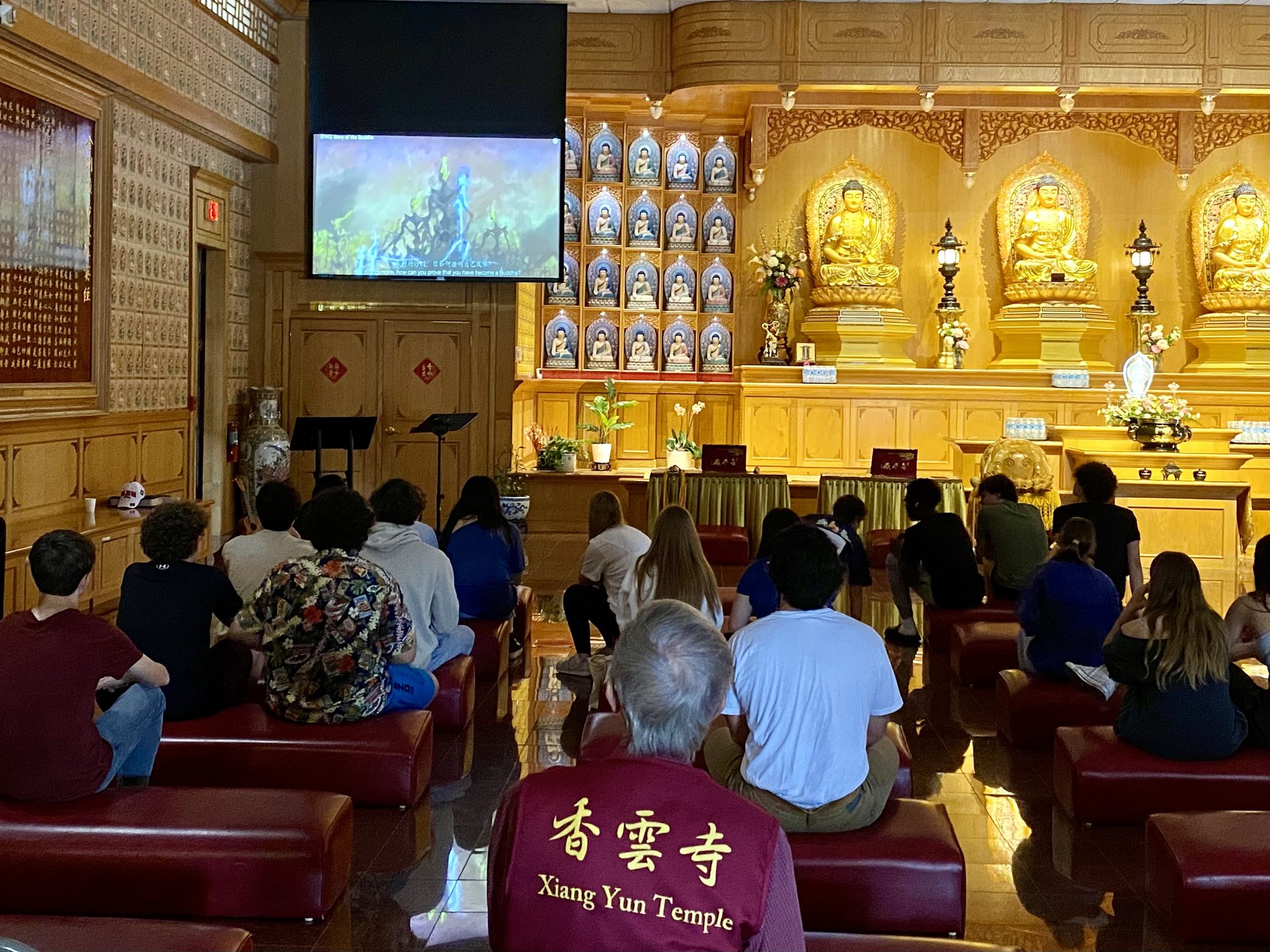Austin St. Michael's Catholic Academy teachers and students visit Xiangyun
Temple