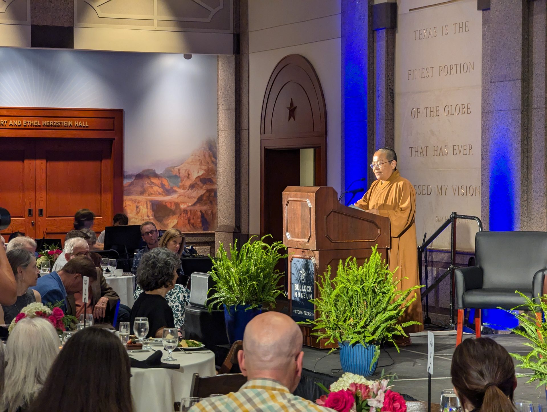 Fo Guang Members in Austin Attend iACT Hope Awards