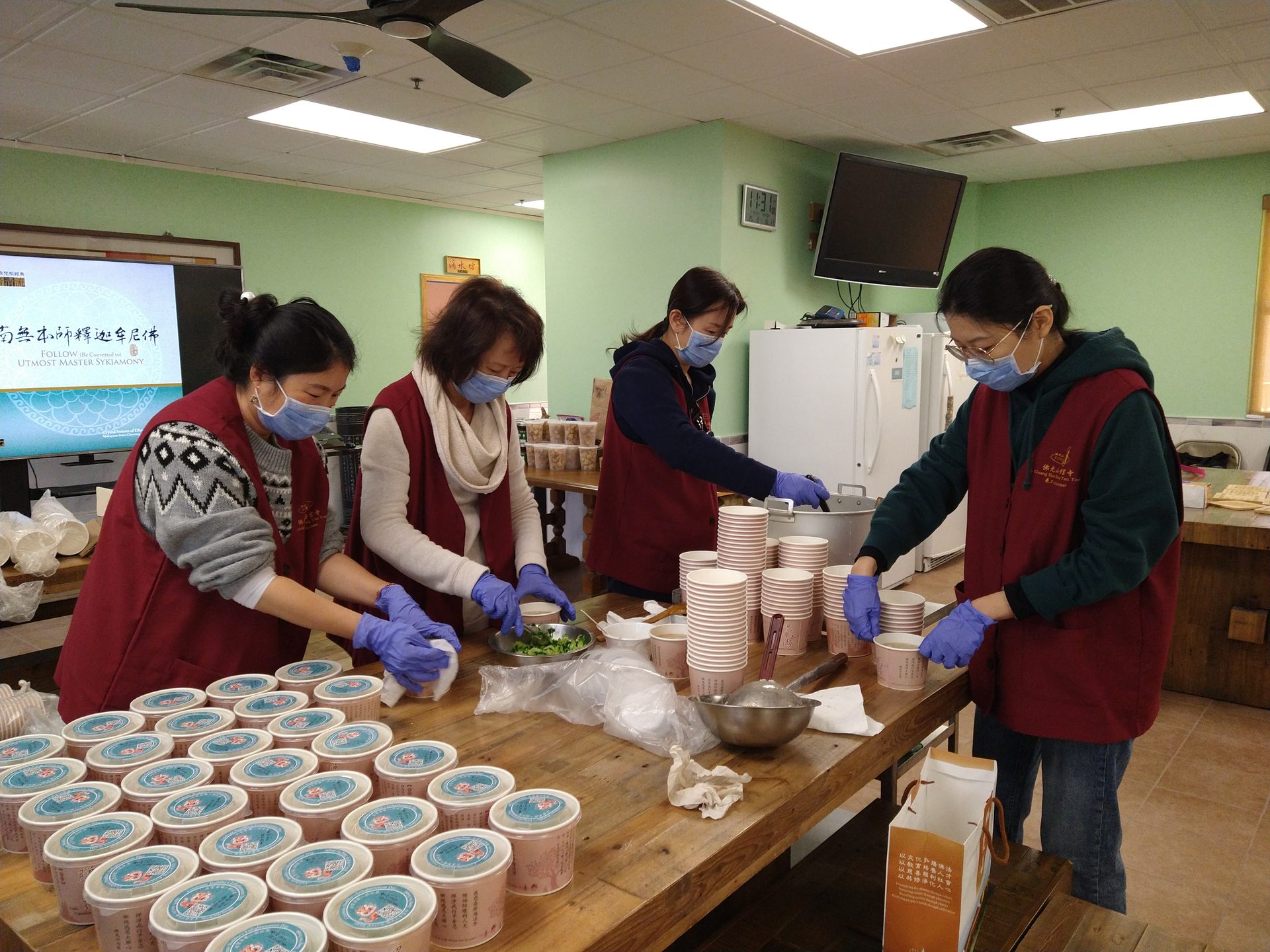 Laba Congee Offering, Presenting Harmony and Joy