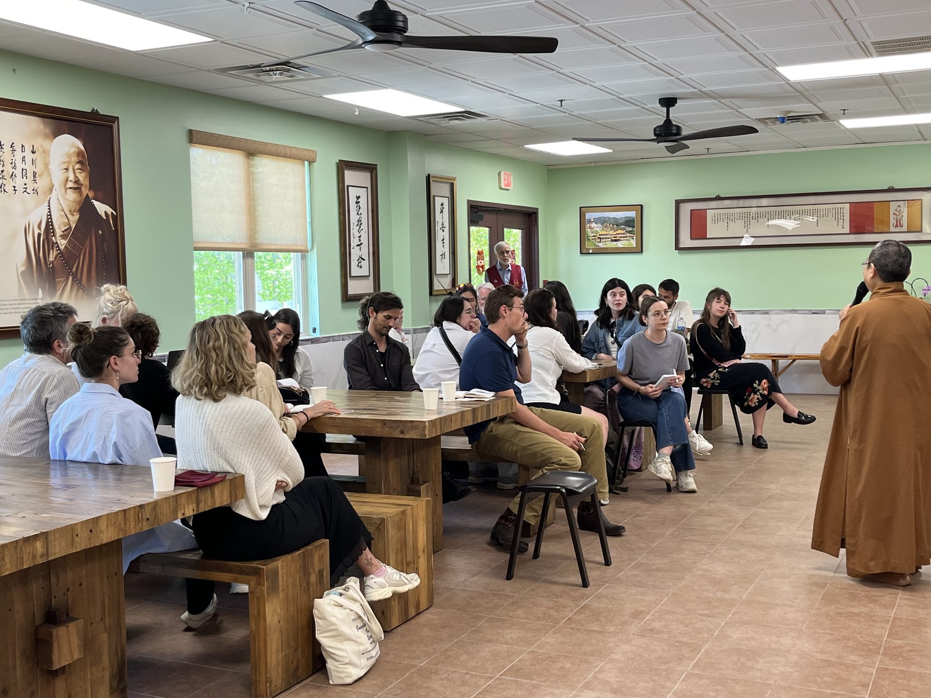 25 Teachers and Students from the University of Zurich in Switzerland Visited Xiangyun Temple