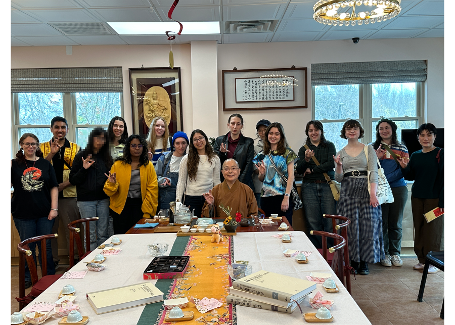 Encounter in the Space of Buddhism: University of Texas Students Visit Xiangyun Temple