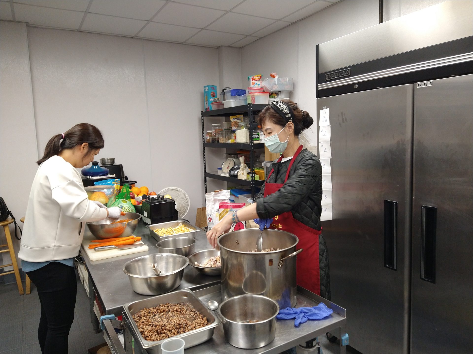 Laba Congee Offering, Presenting Harmony and Joy