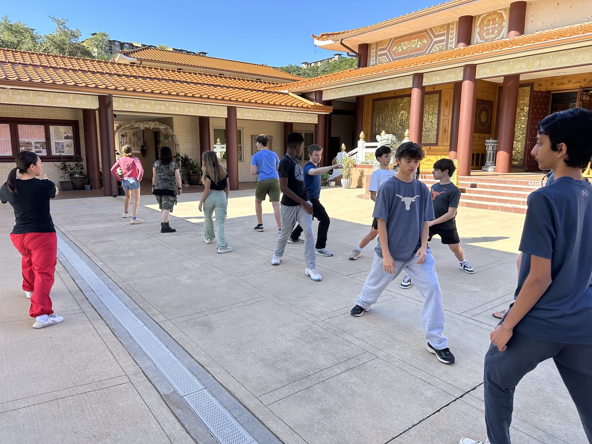 Visit to Xiangyun Temple by St. Andrew’s Episcopal School (U.S.)