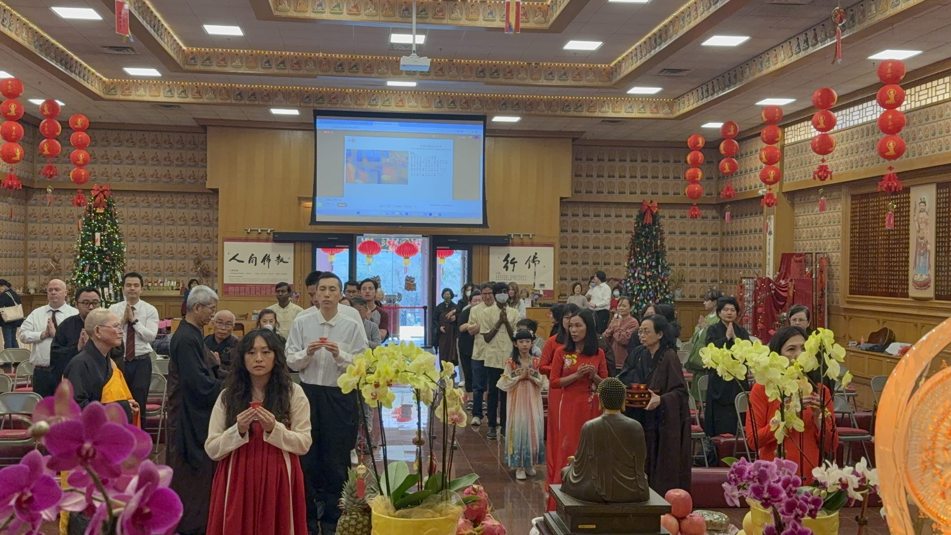 Offering to the Buddhas and Heavenly Beings—Three Texas Fo Guang Shan Temples joined in Ceremony