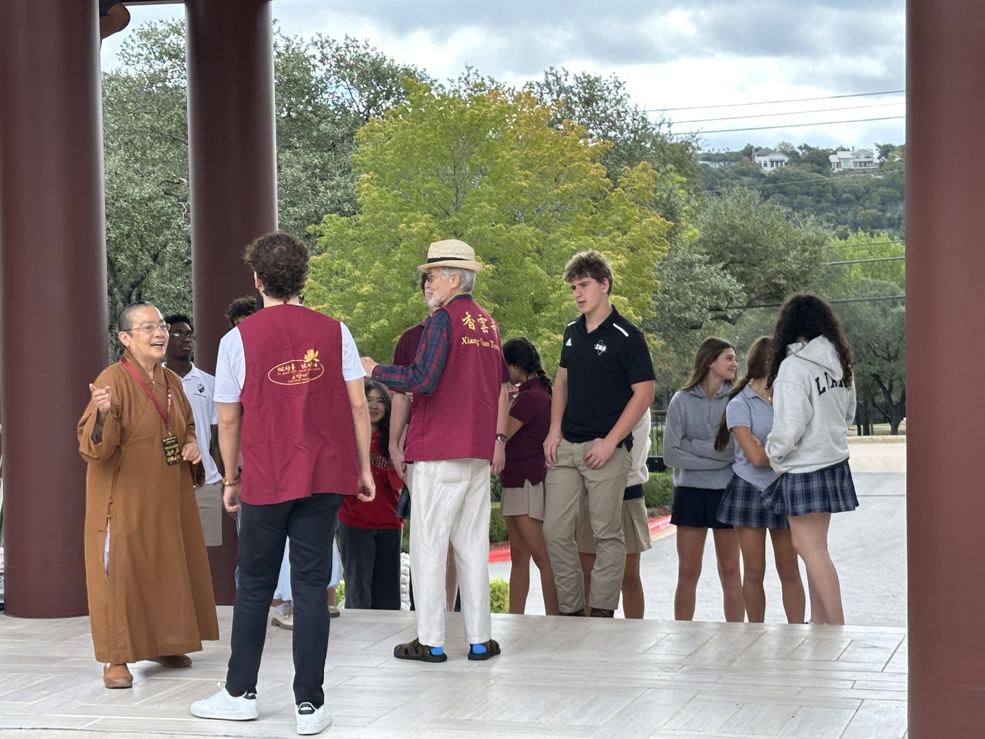 St. Michael’s Preparatory School Visits Xiangyun Temple