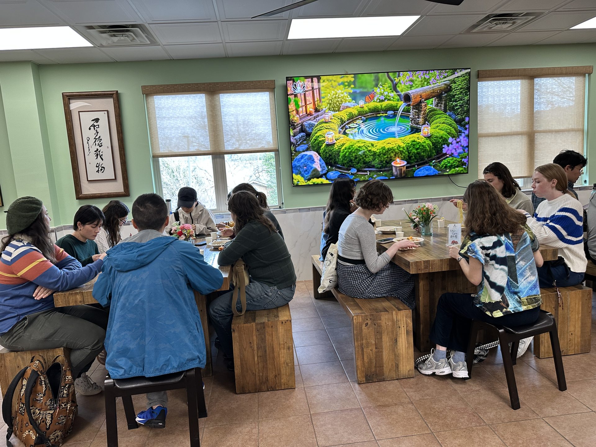 Encounter in the Space of Buddhism: University of Texas Students Visit Xiangyun Temple