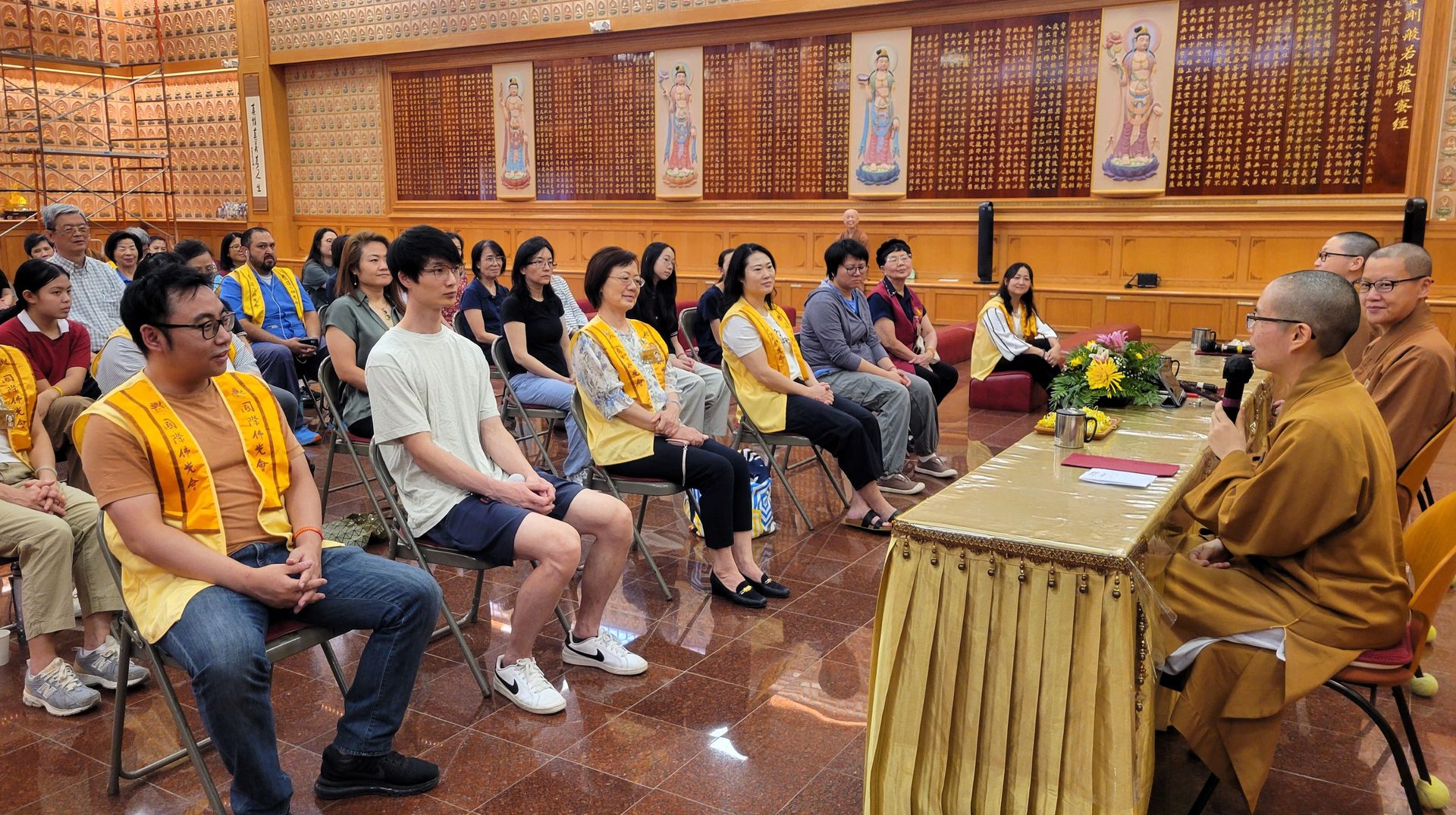 Venerable Miaoguang and Others Visit Xiangyun Temple in Austin for Inspiring Lectures