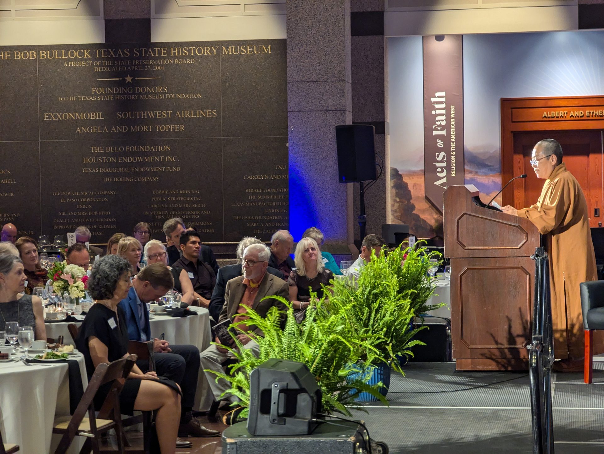 Fo Guang Members in Austin Attend iACT Hope Awards