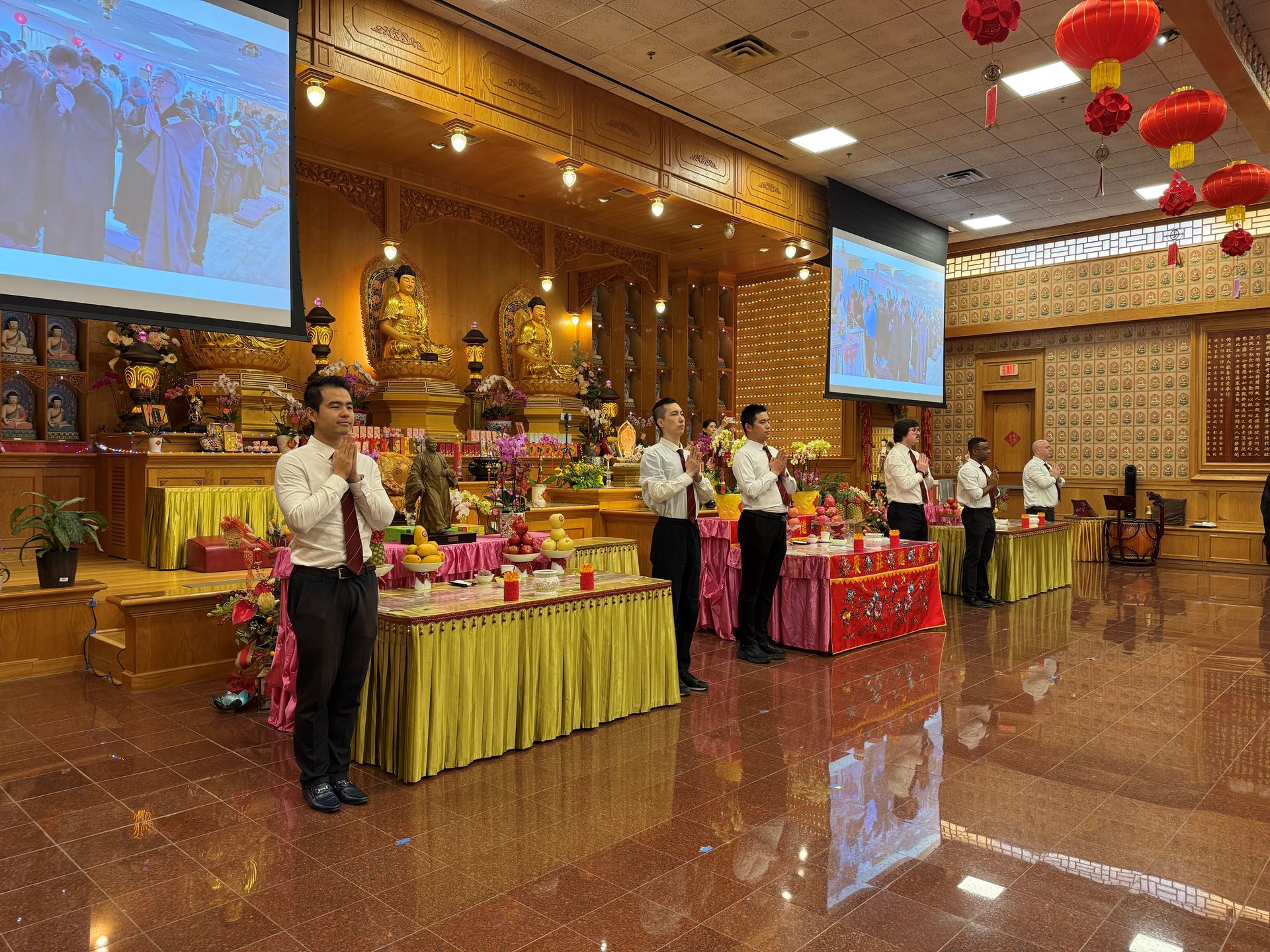 Offering to the Buddhas and Heavenly Beings—Three Texas Fo Guang Shan Temples joined in Ceremony