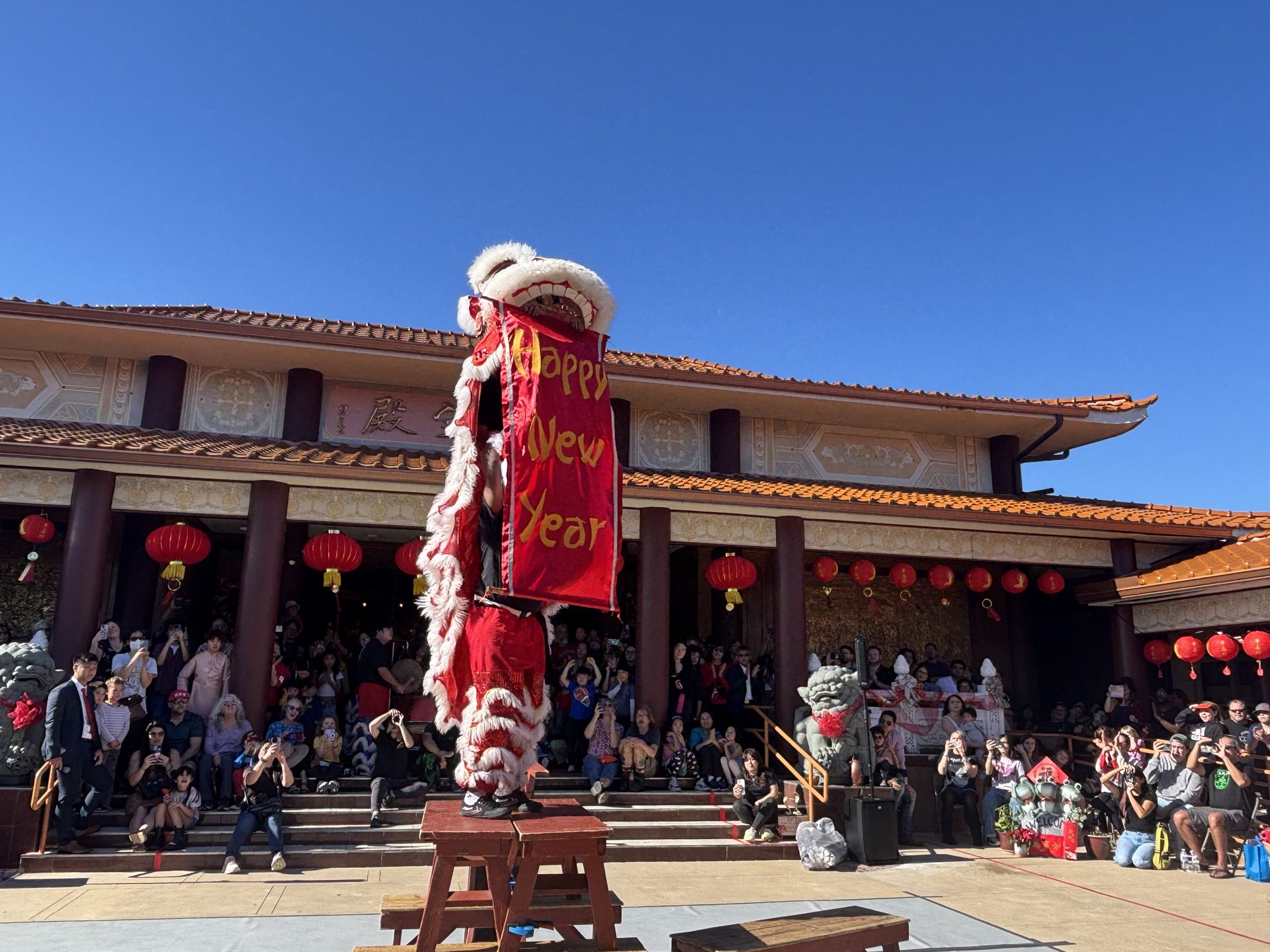 Xiang Yun Temple's Lunar New Year Celebration: Harmony Between Buddhism and Diverse Cultures