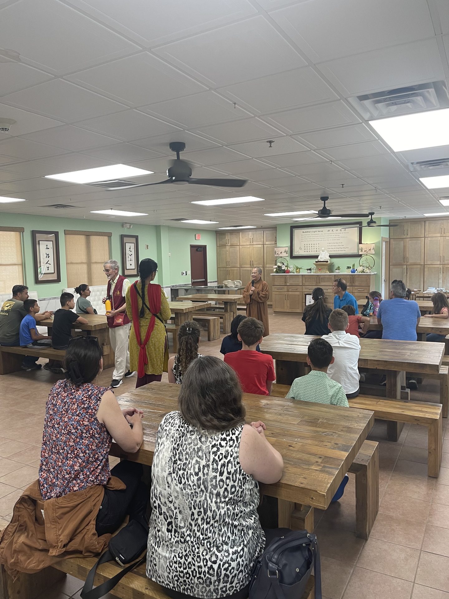 Homeschooling Family Visits Xiang Yun Temple