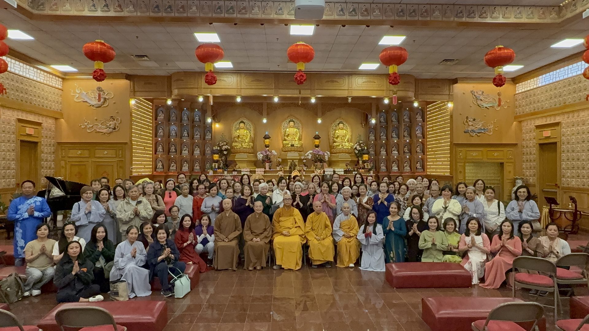 Title: Vietnamese Guanyin Compassion Practice Center Makes First Lunar New Year Visit to Xiangyun Temple in Austin