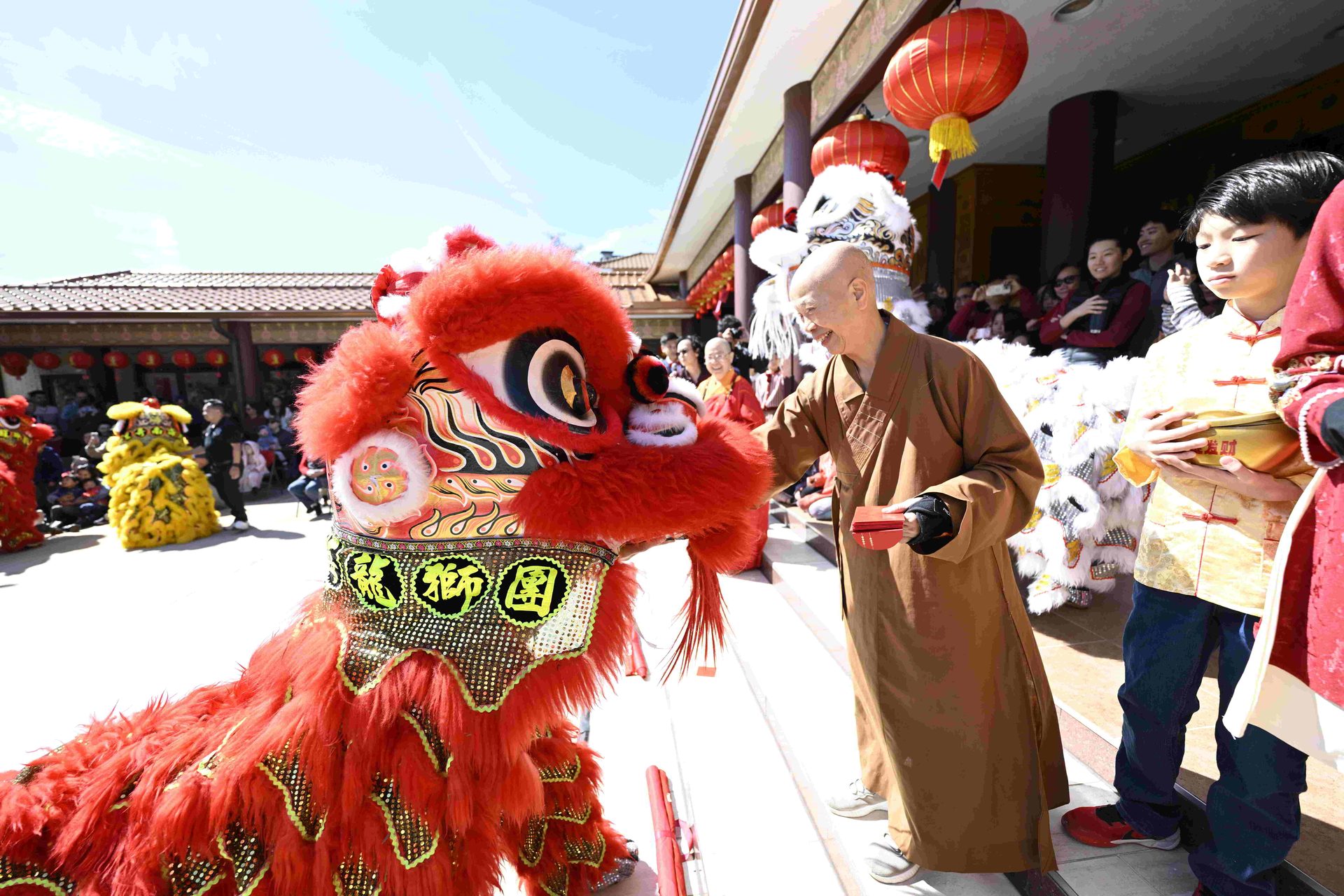 Spring Festival Cultural Harmony • A Surge of Compassion — Xiangyun Temple's Ethnic Experience Warms Austin